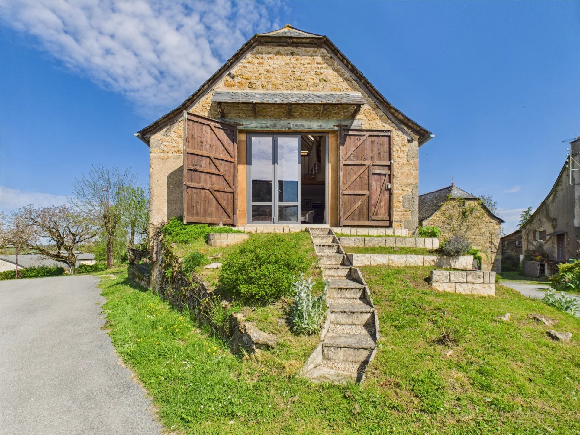 House in Saint-Felix-de-Lunel - view 1