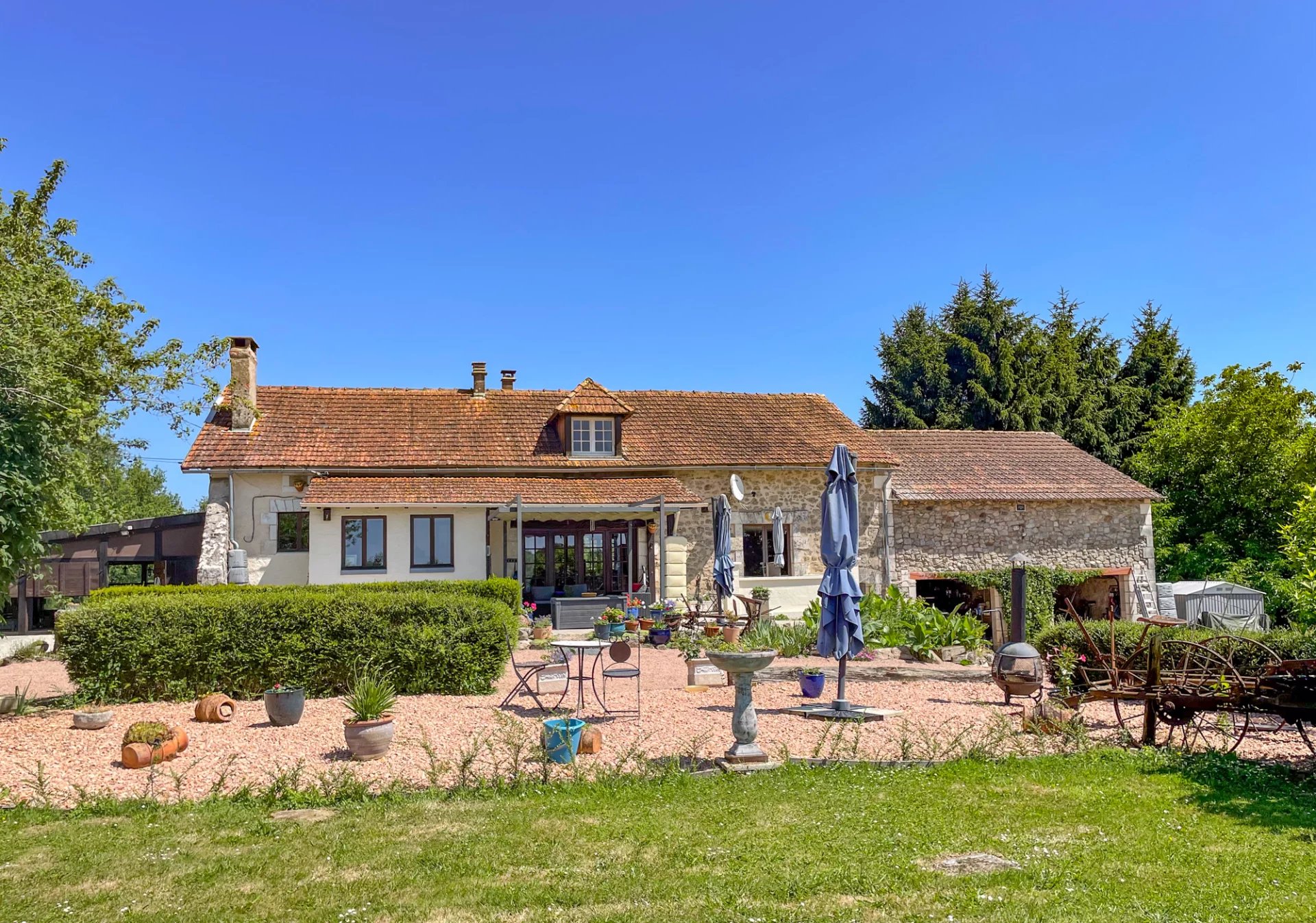 House in Saint-Saud-Lacoussiere - view 1