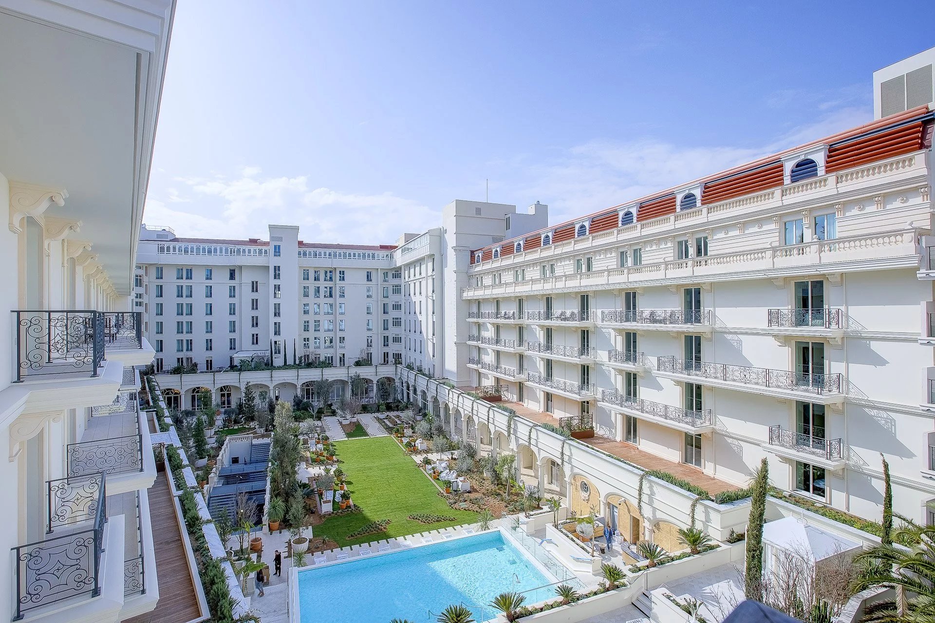 Apartment in Cannes - view 1
