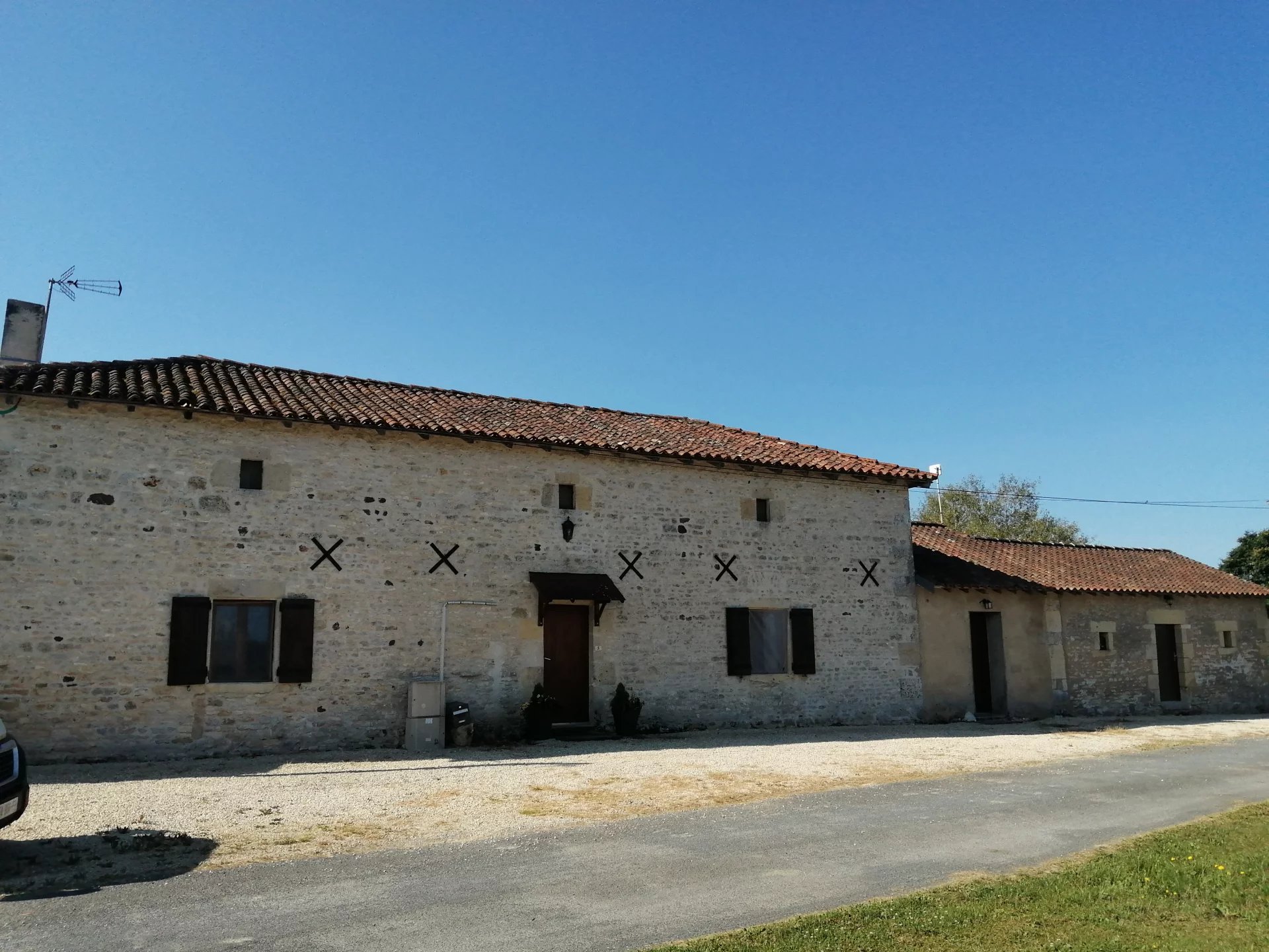 House in Saint-Martin-l'Ars - view 1