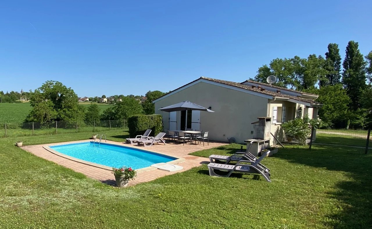House in Saint-Severin - view 1