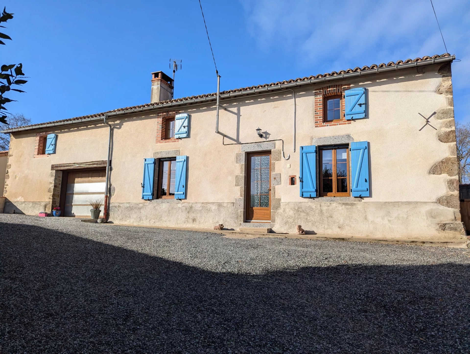 House in Lathus-Saint-Remy - view 1