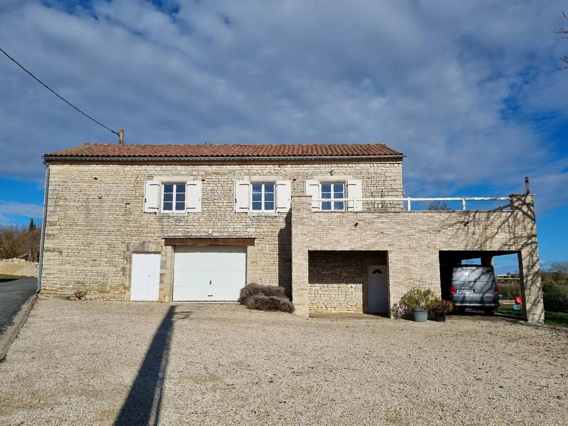 House in Maine-de-Boixe - view 1