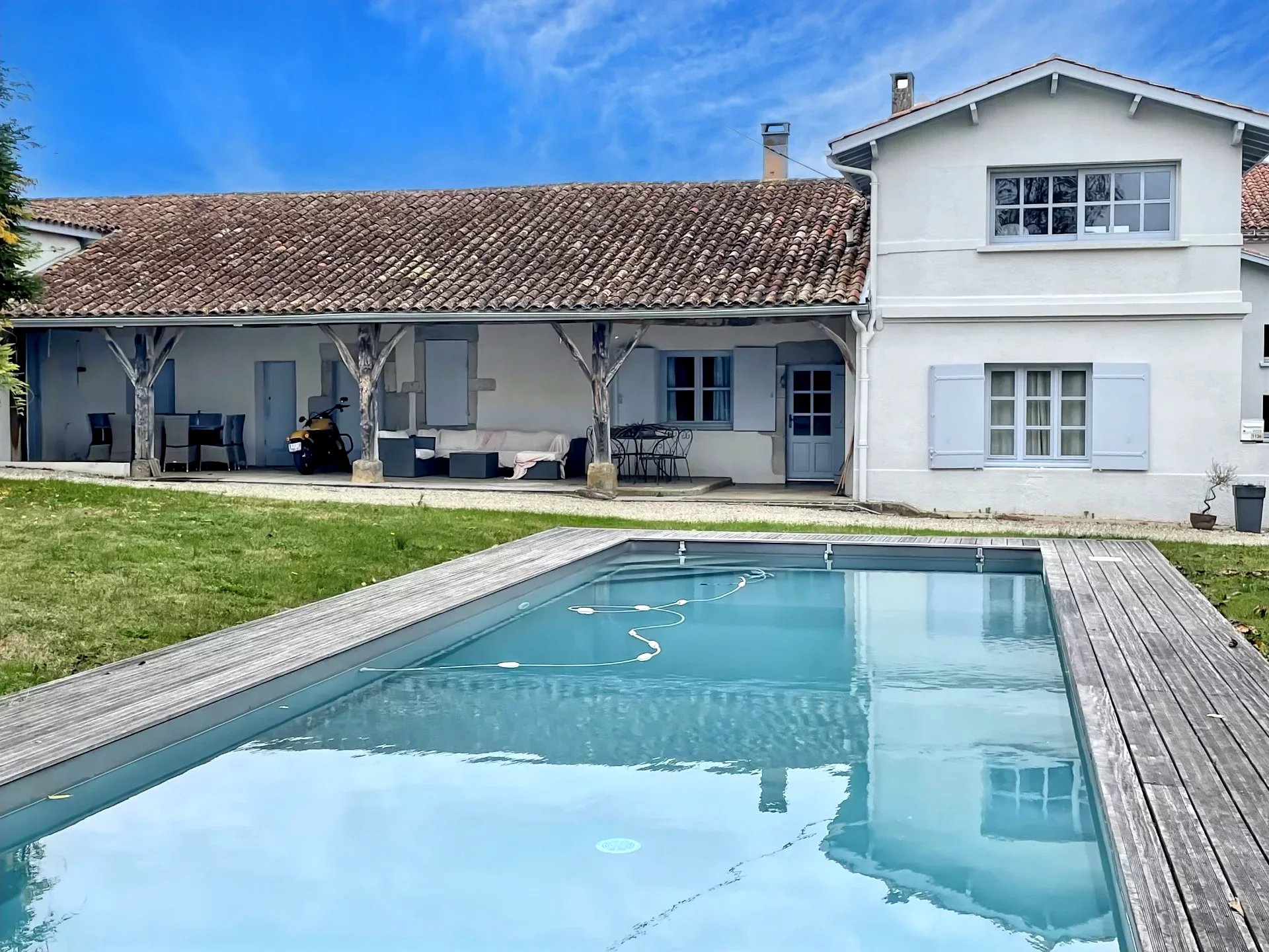 House in Clairac - view 1