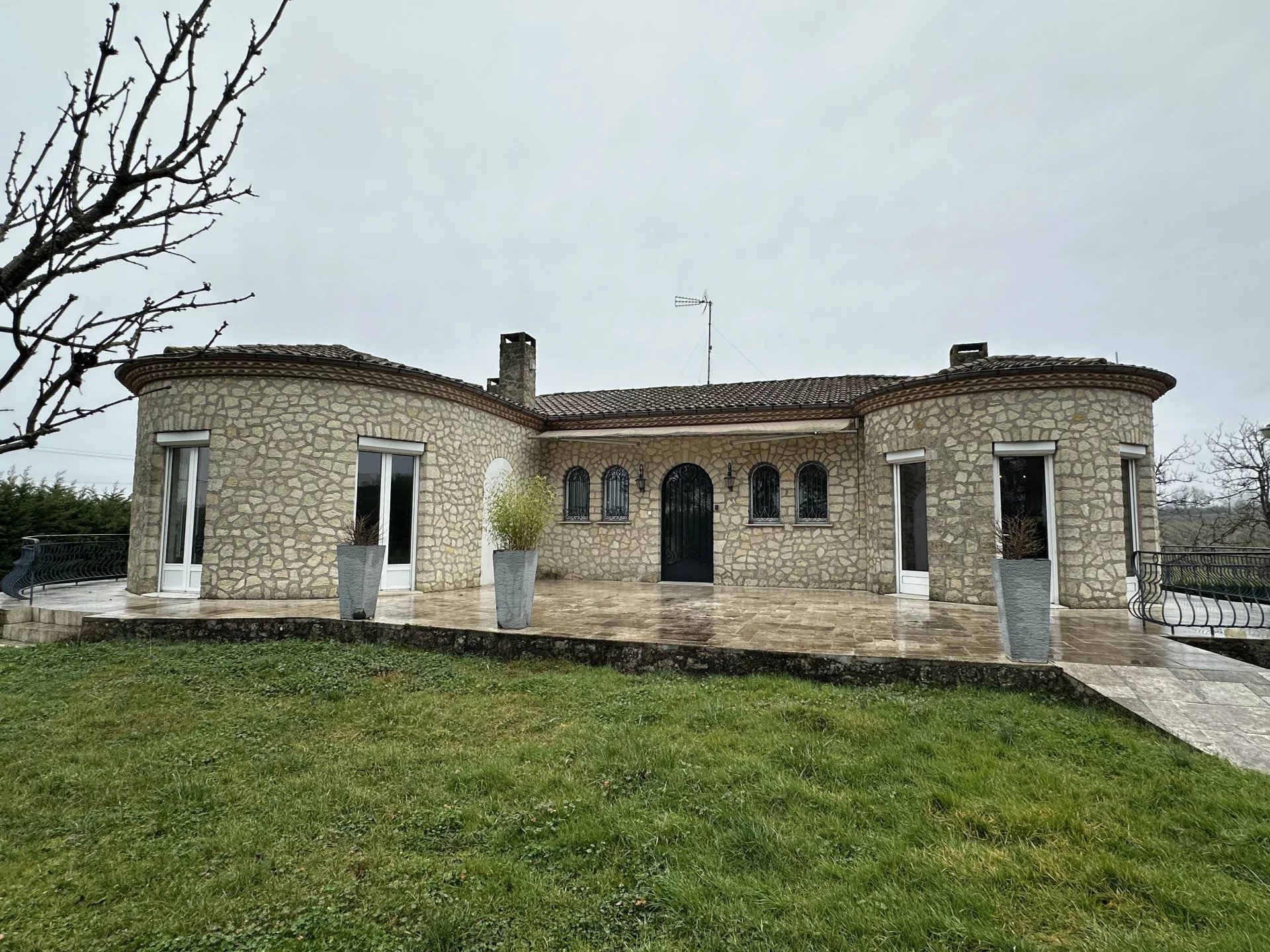 House in Sainte-Foy-la-Grande - view 1