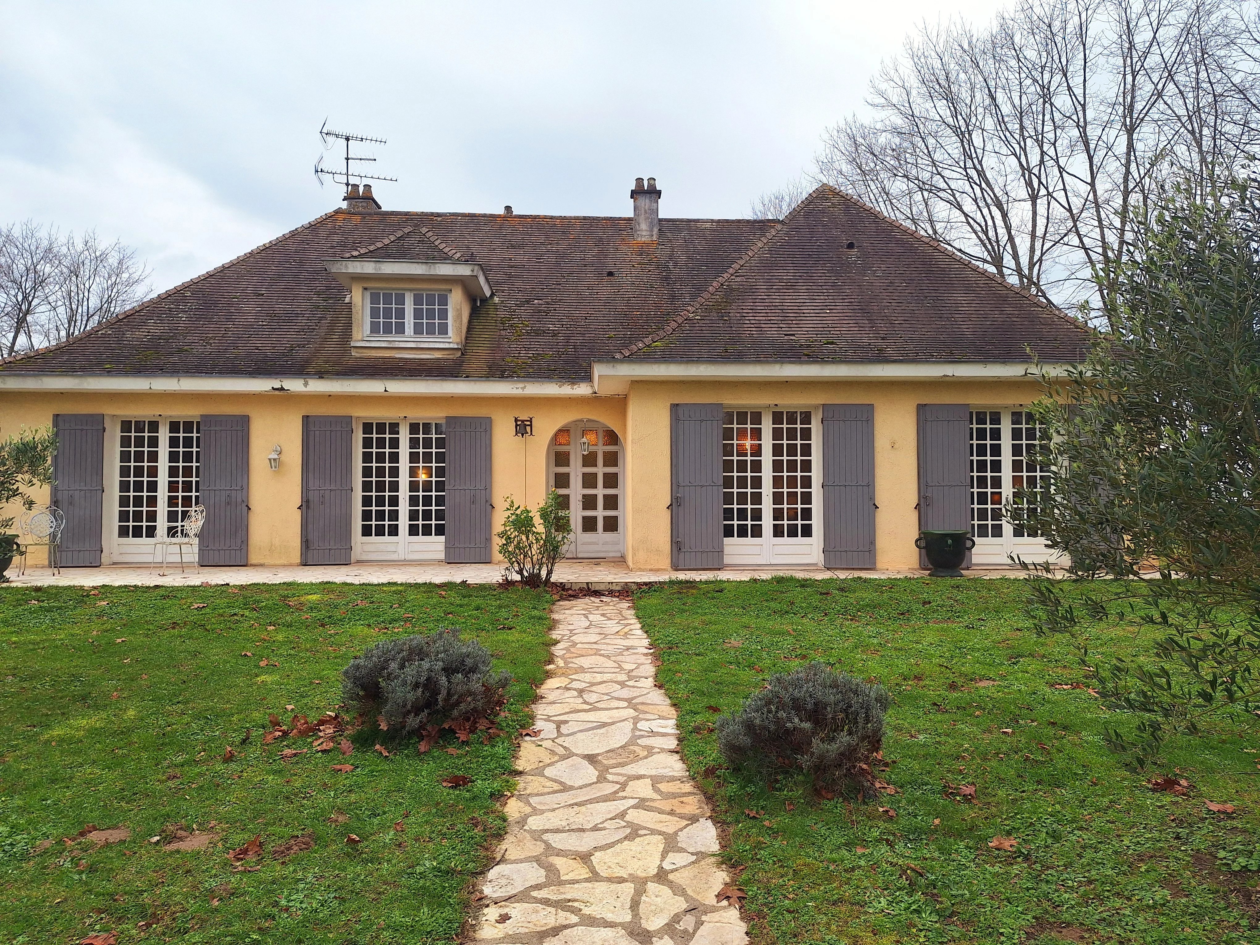 House in Auriac-sur-Dropt - view 1