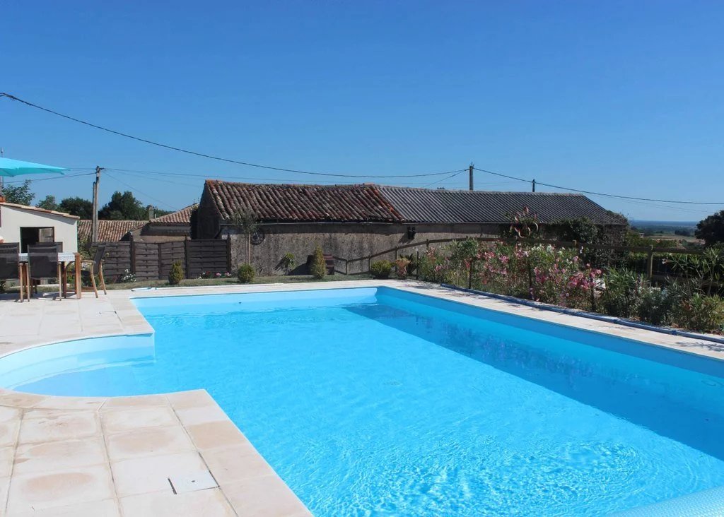 House in Mirambeau - view 1
