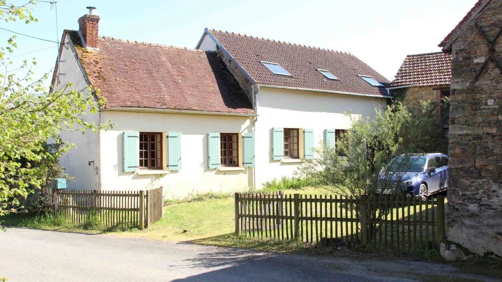 House in La Chatre-Langlin - view 1