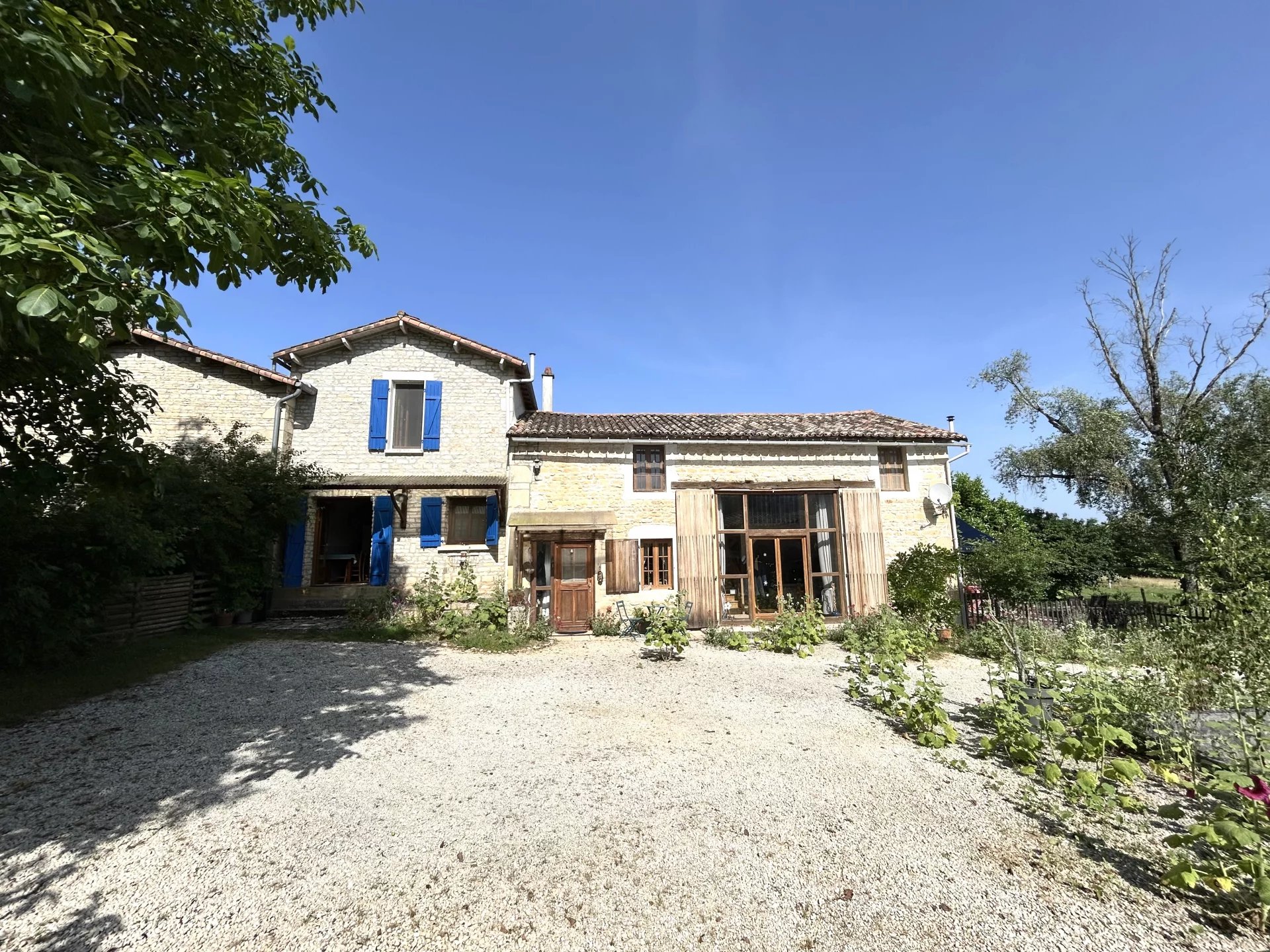 House in Sauze-Vaussais - view 1