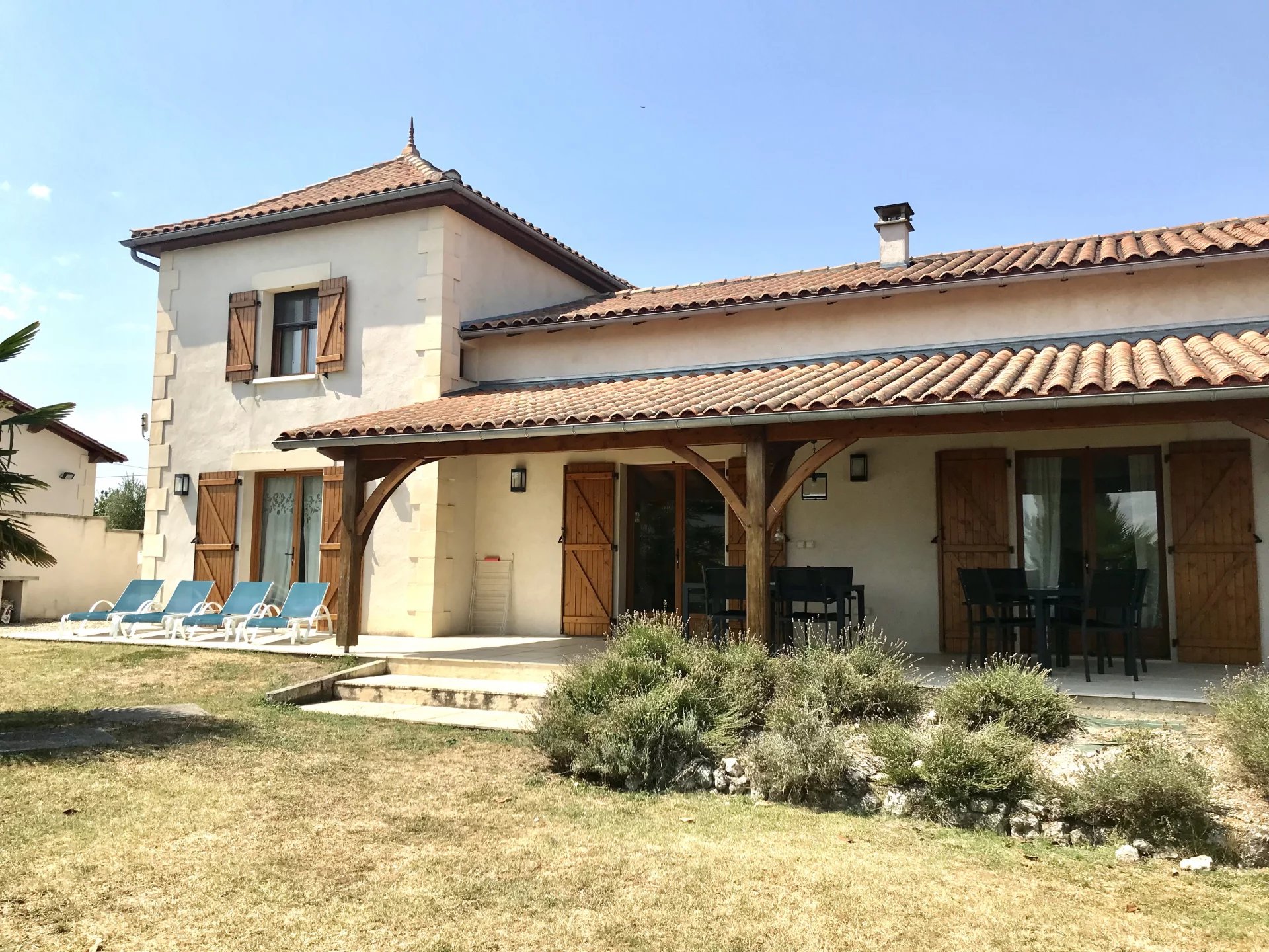 House in Aubeterre-sur-Dronne - view 1