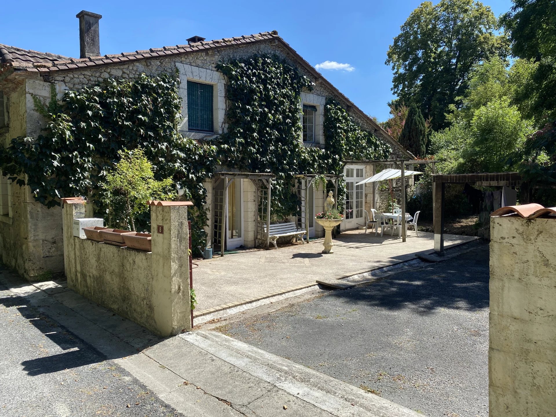 House in Celles - view 1