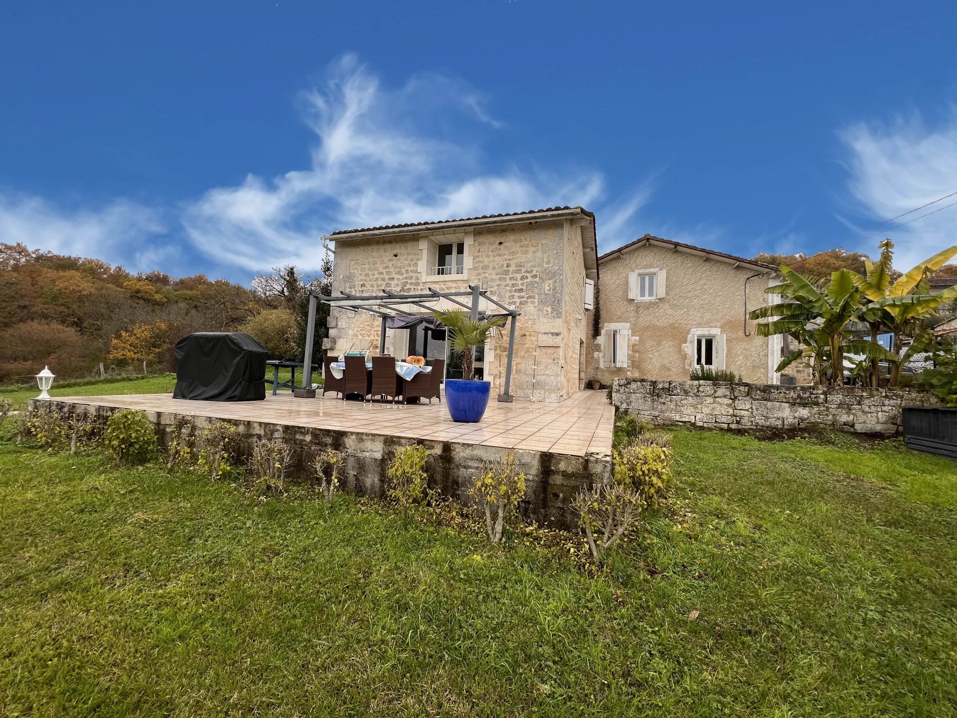 House in Garat - view 1