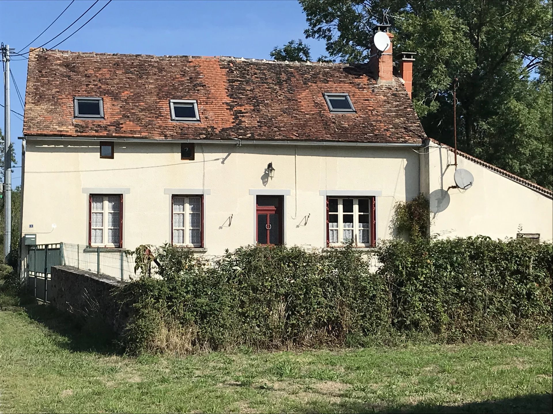 House in Saint-Martin-le-Mault - view 1