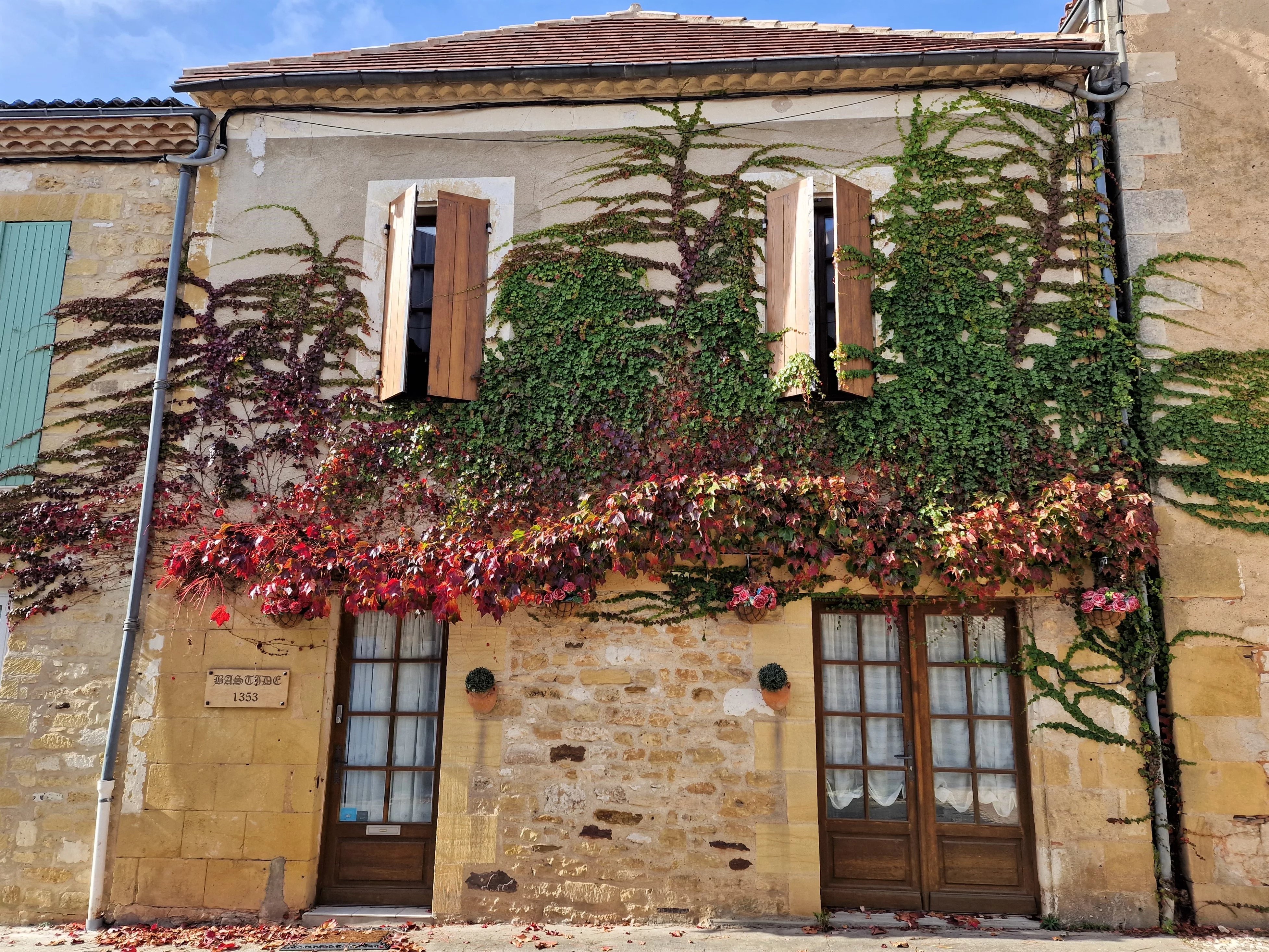 House in Monpazier - view 1