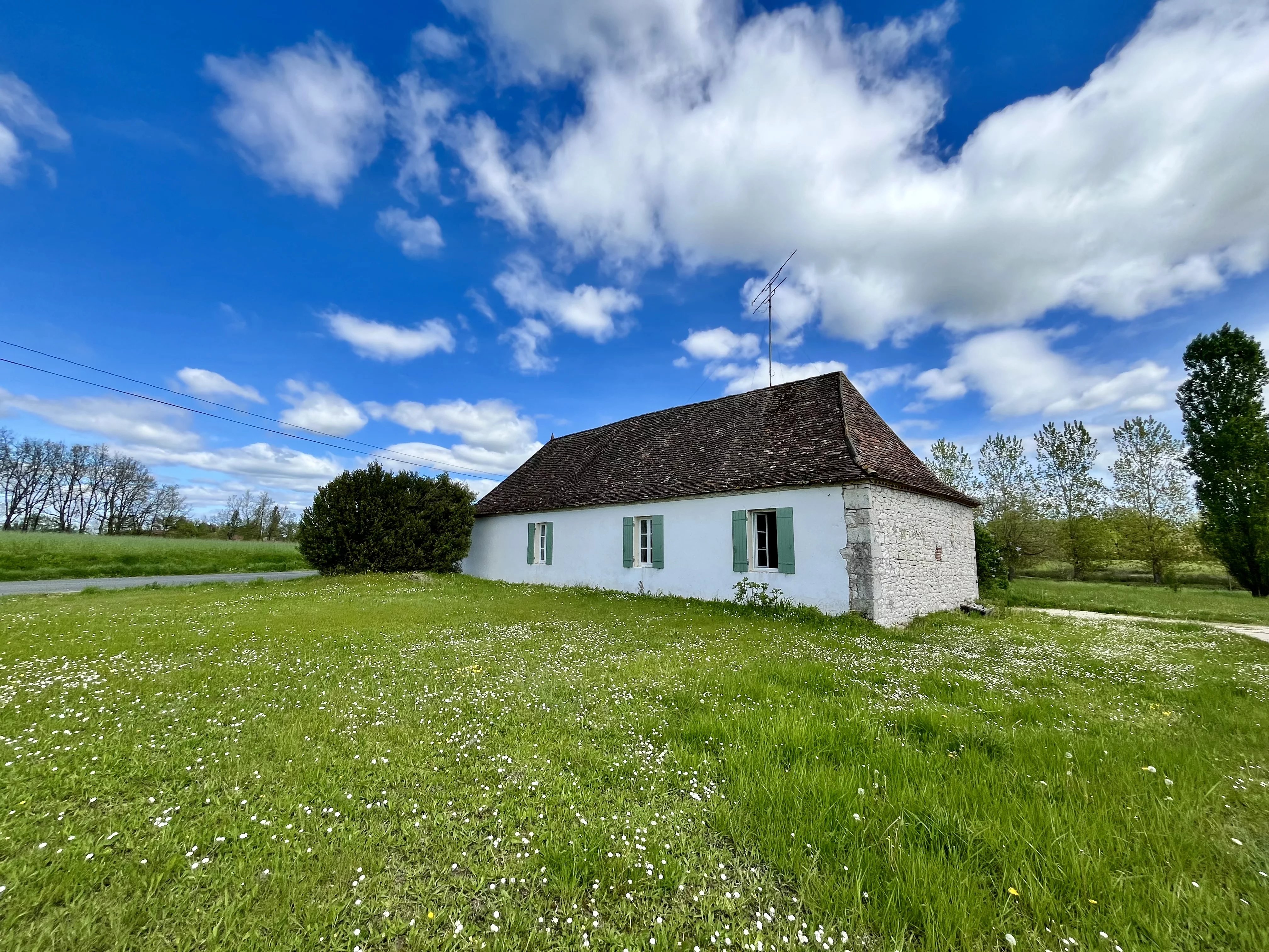 House in Issigeac - view 1