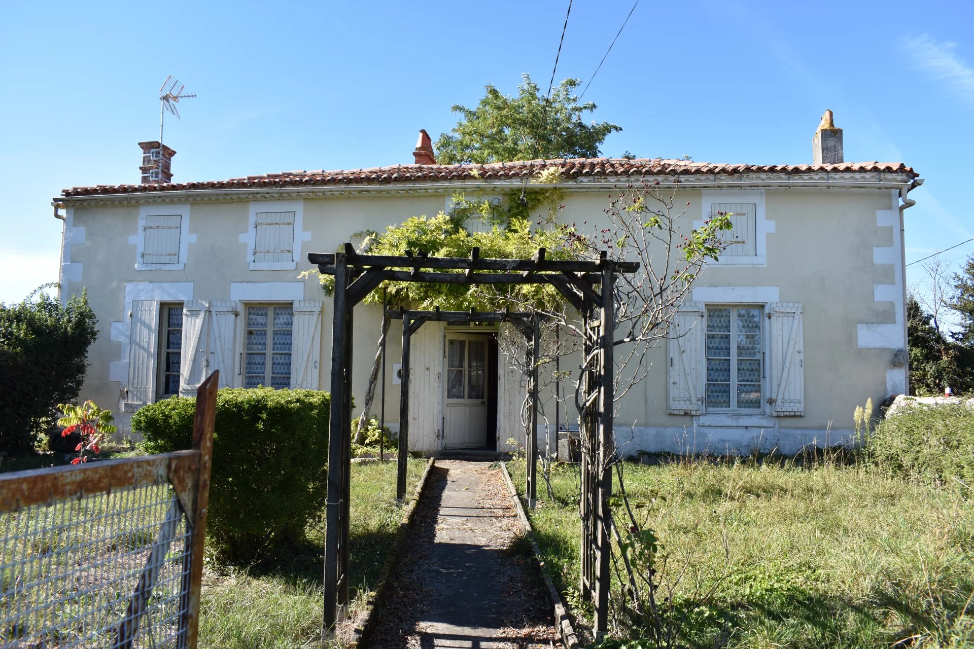 House in Nere - view 1