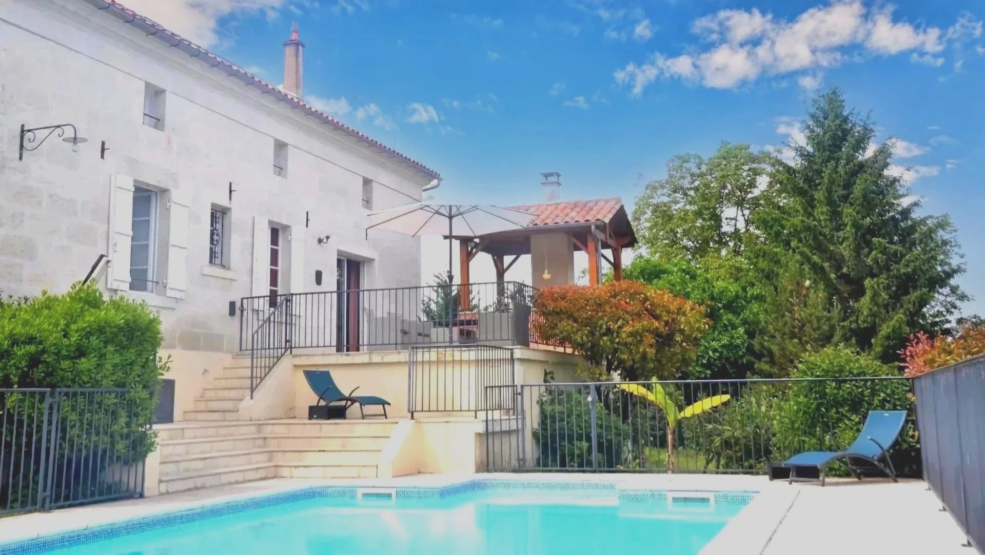 House in Aubeterre-sur-Dronne - view 1
