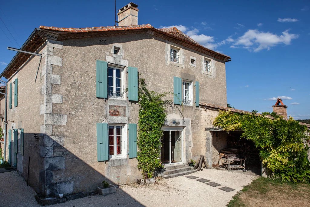 House in Montmoreau-Saint-Cybard - view 1