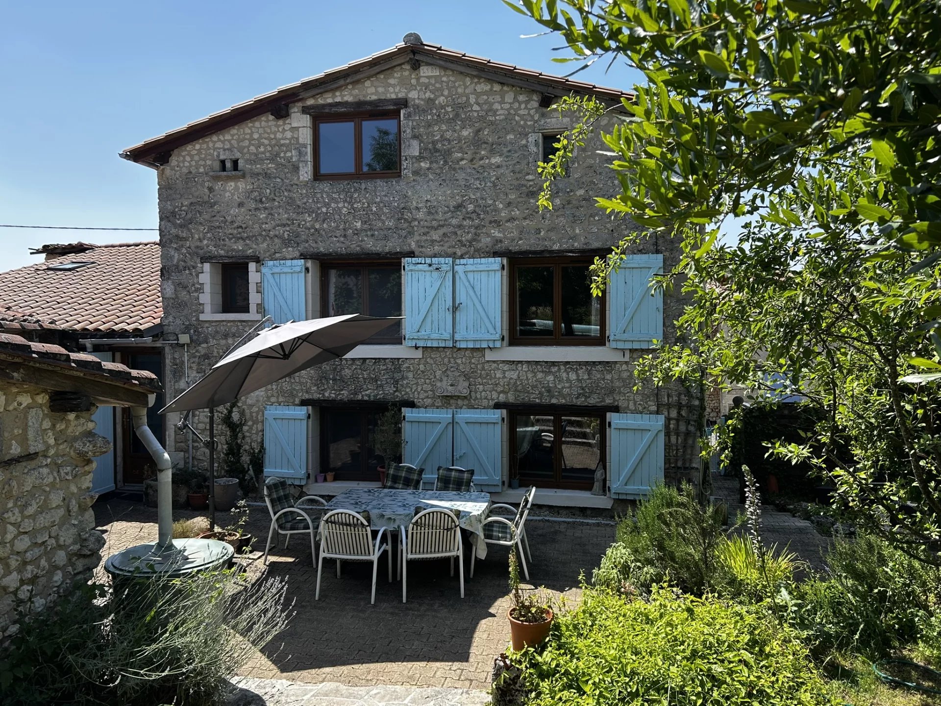 House in Nonac - view 1