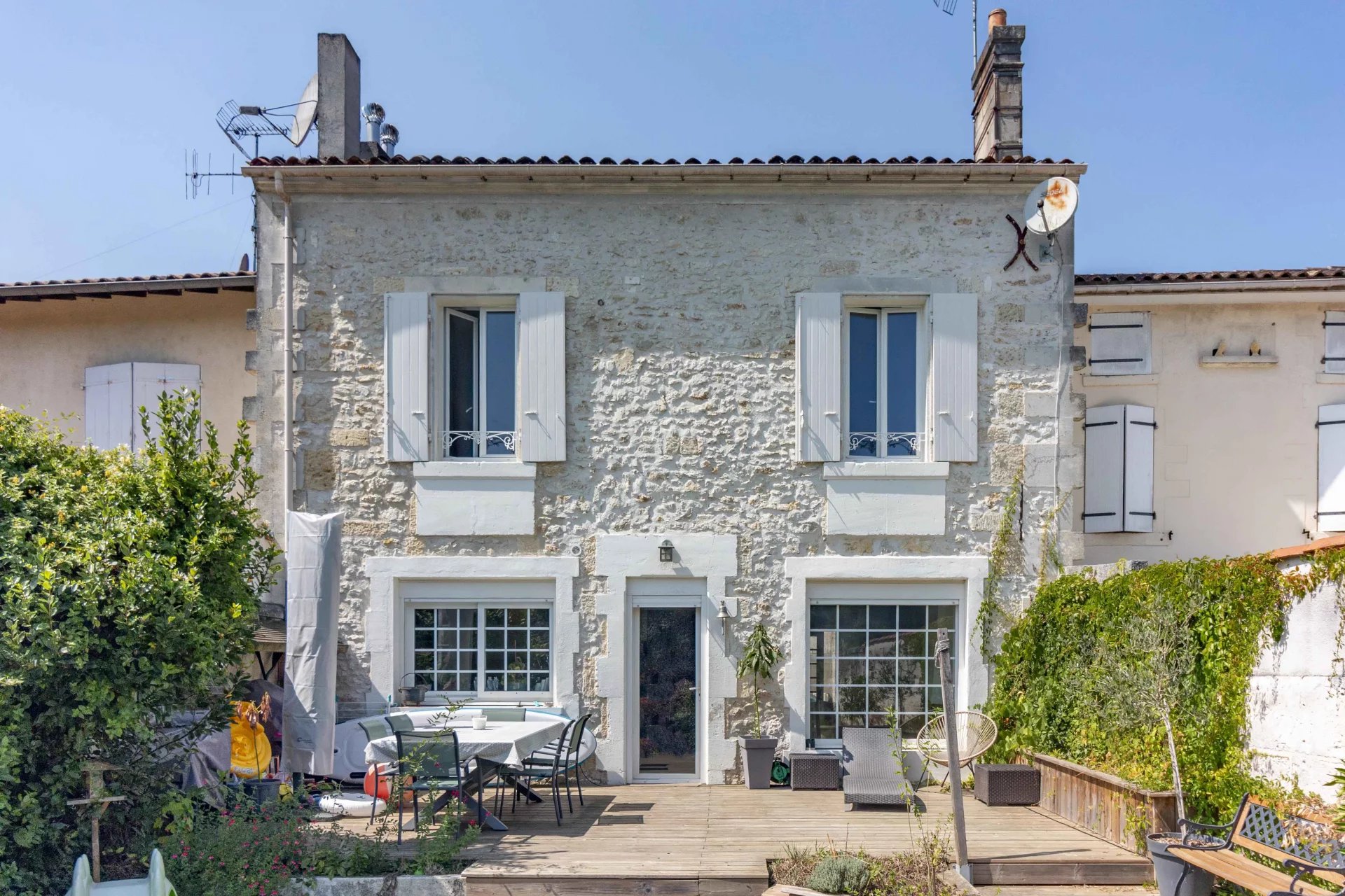 House in Cognac - view 1