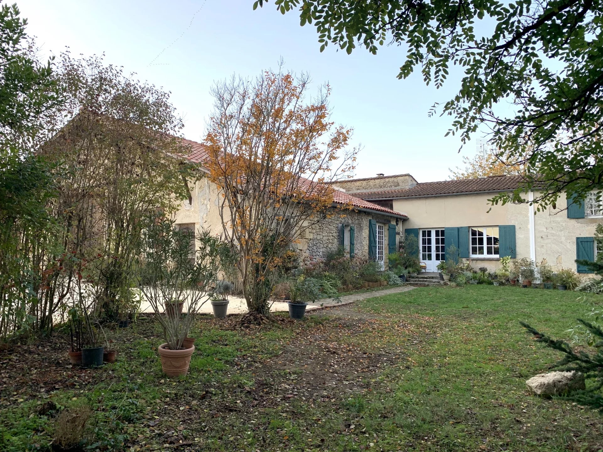 House in Sauveterre-de-Guyenne - view 1