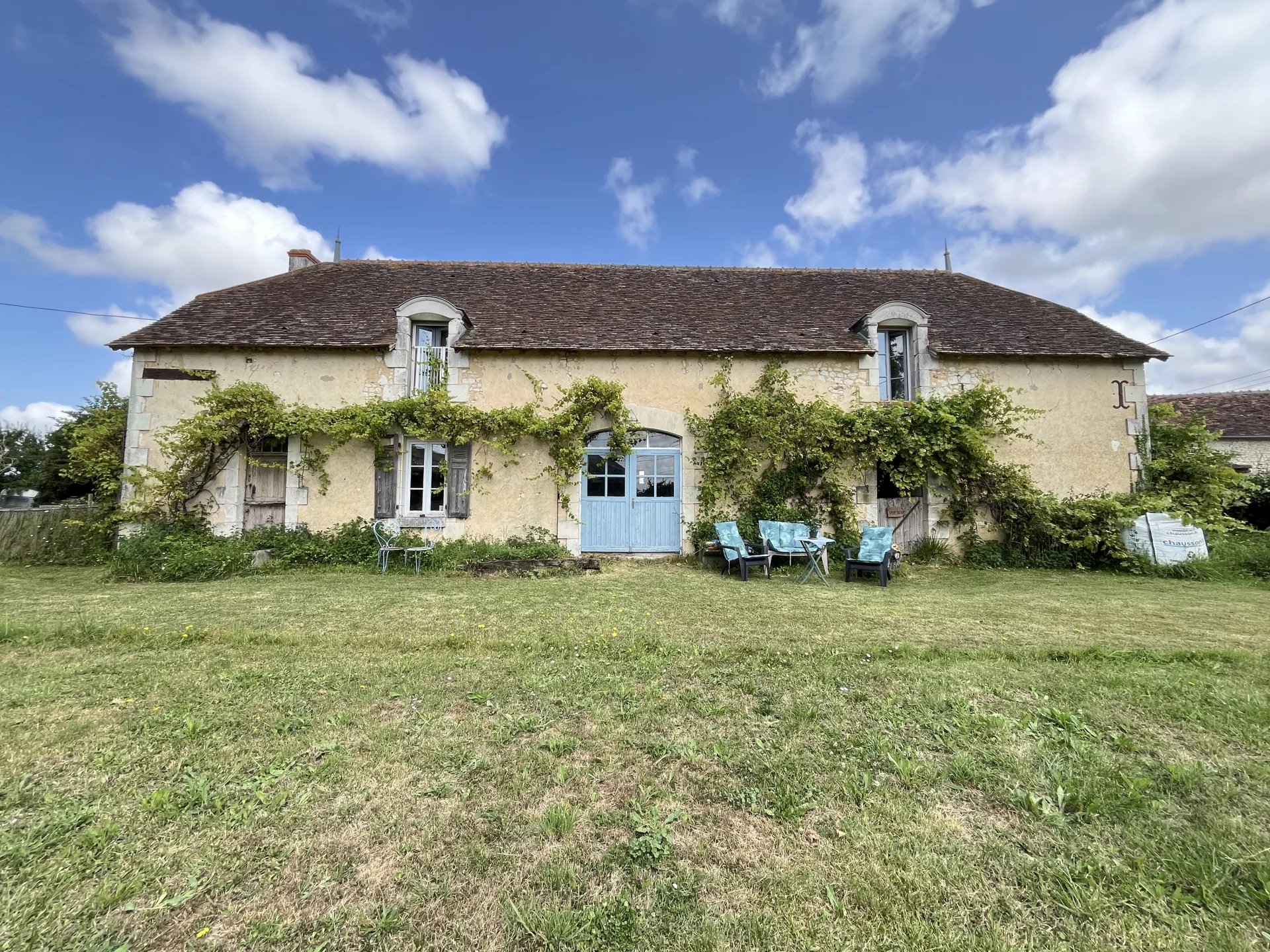 House in Azay-le-Ferron - view 1