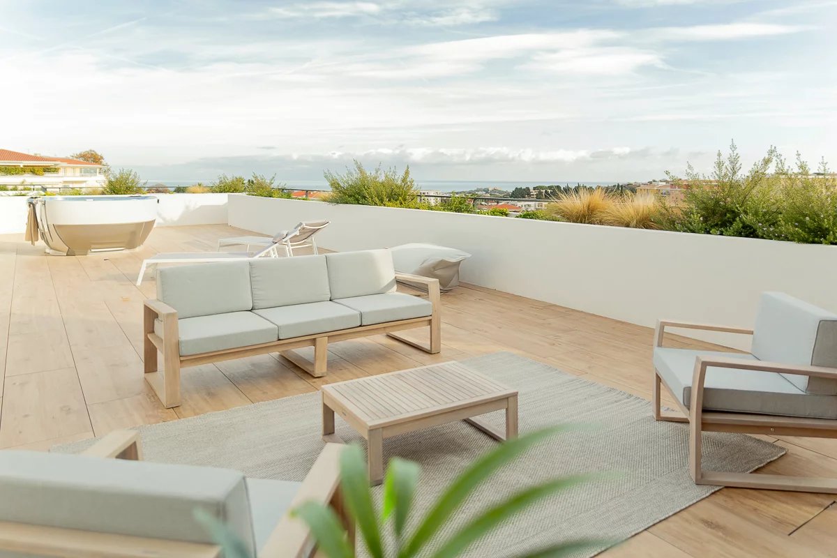 Apartment in Antibes - view 1