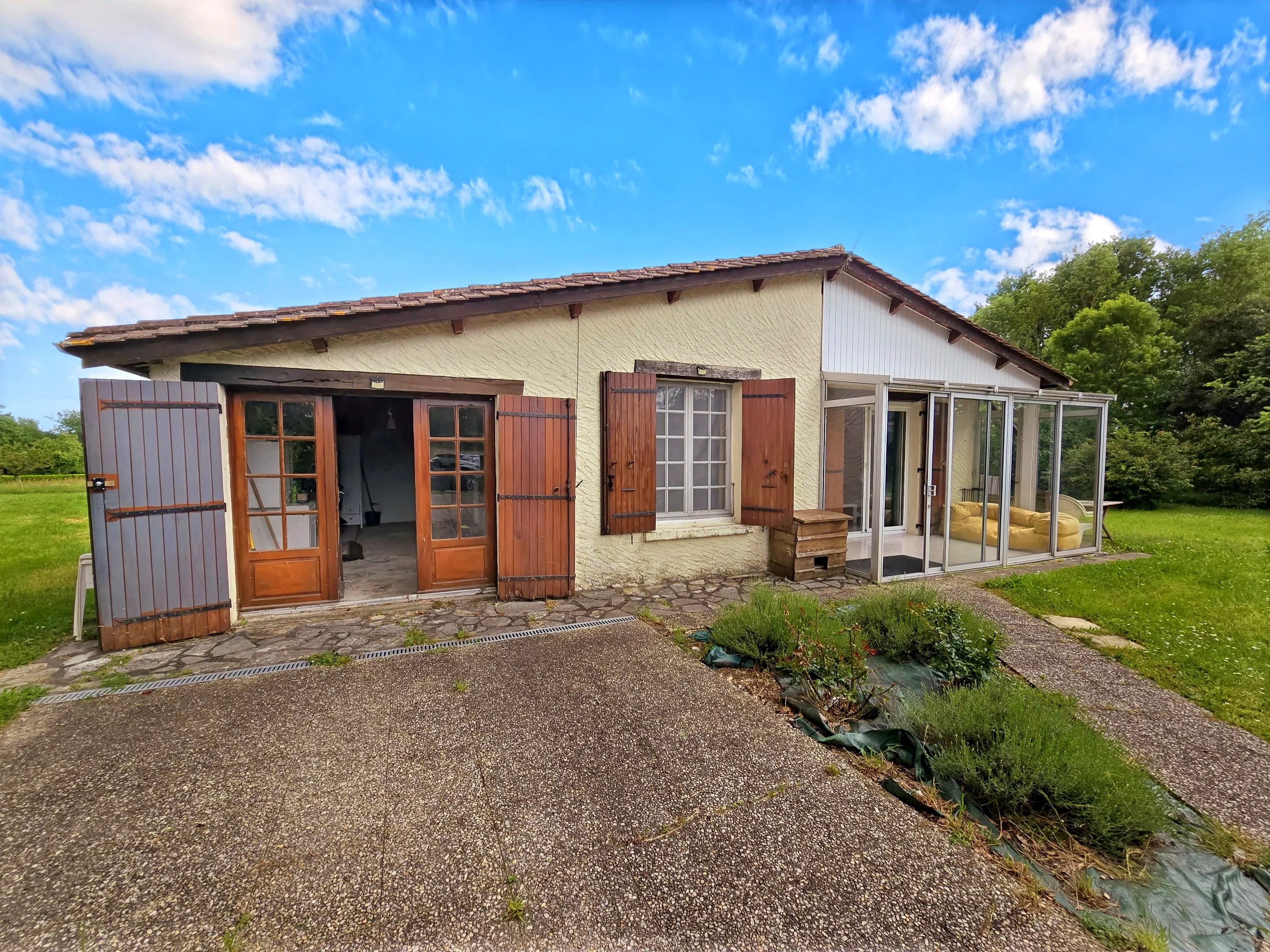 House in Lauzun - view 1