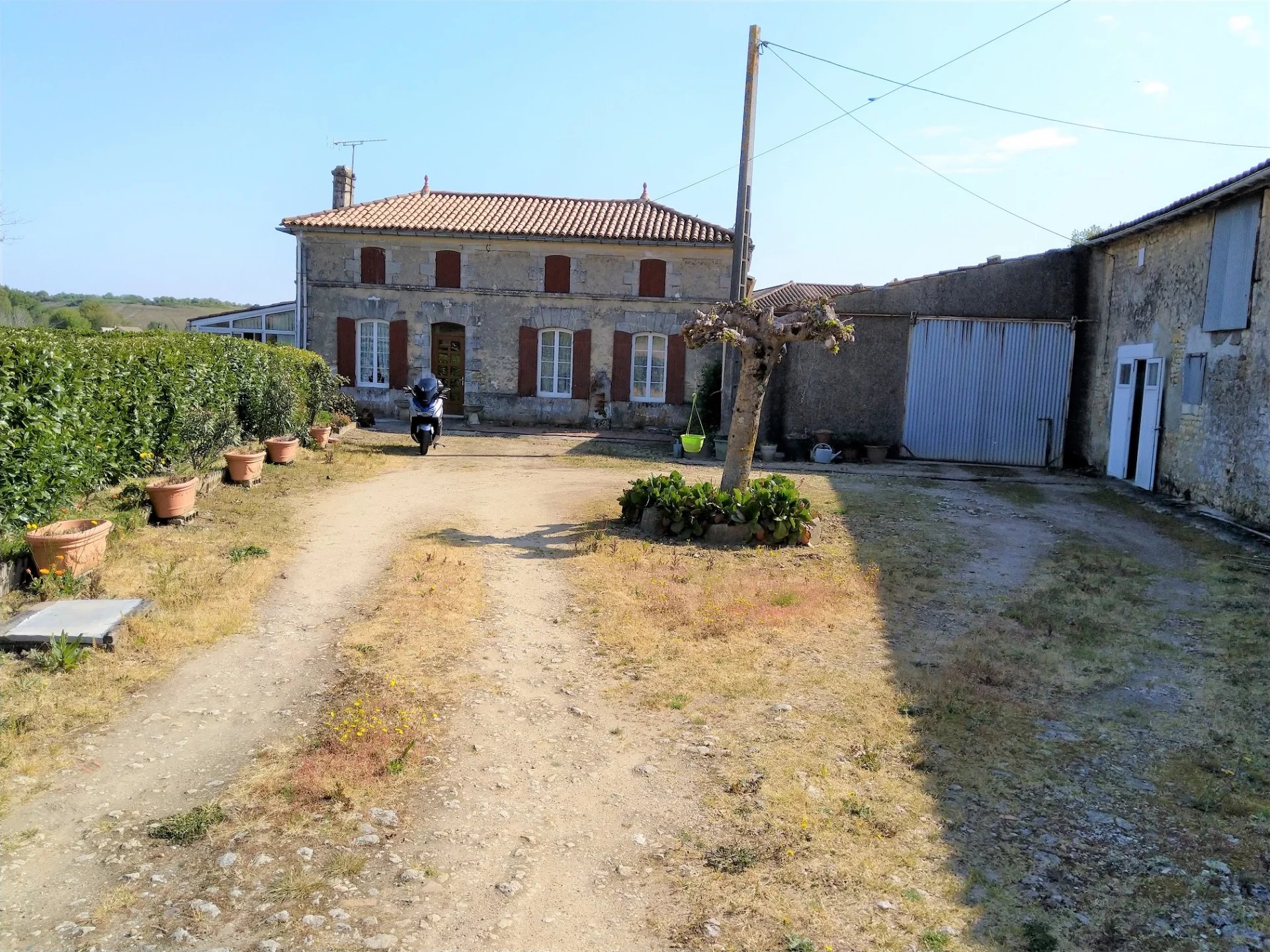 House in Mirambeau - view 1