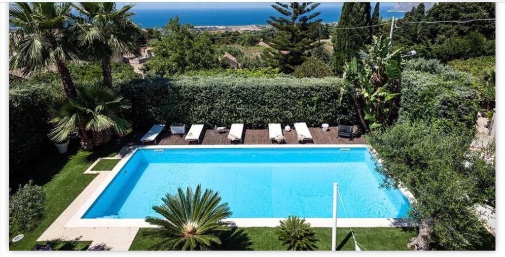 Villa in Valderice - view 1