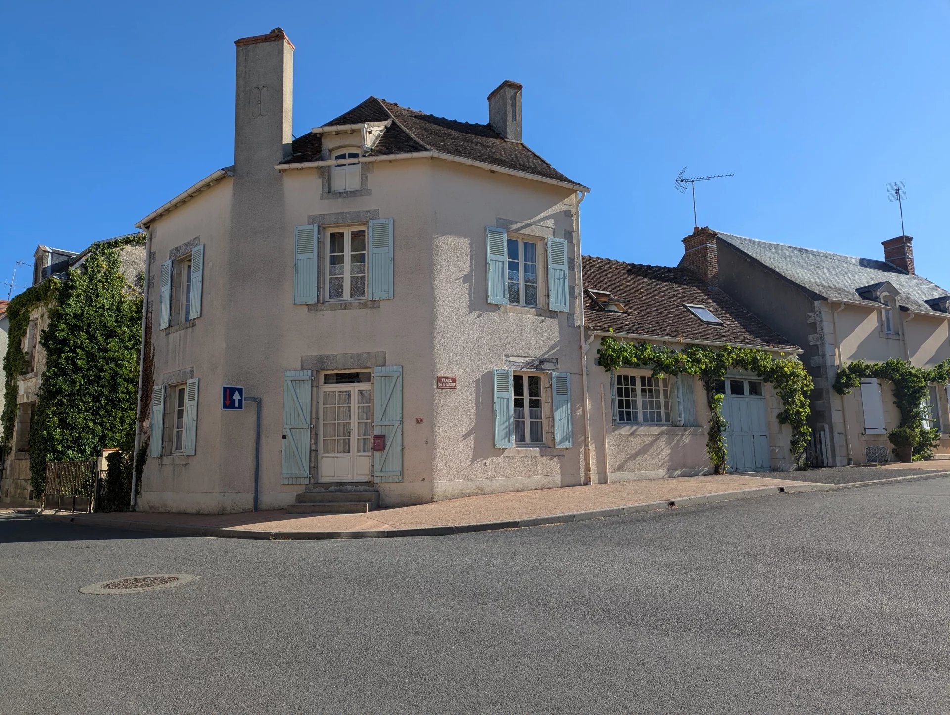 House in Liglet - view 1
