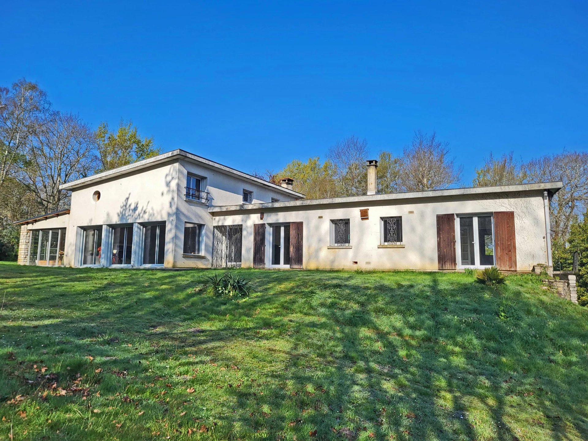 House in Cognac - view 1