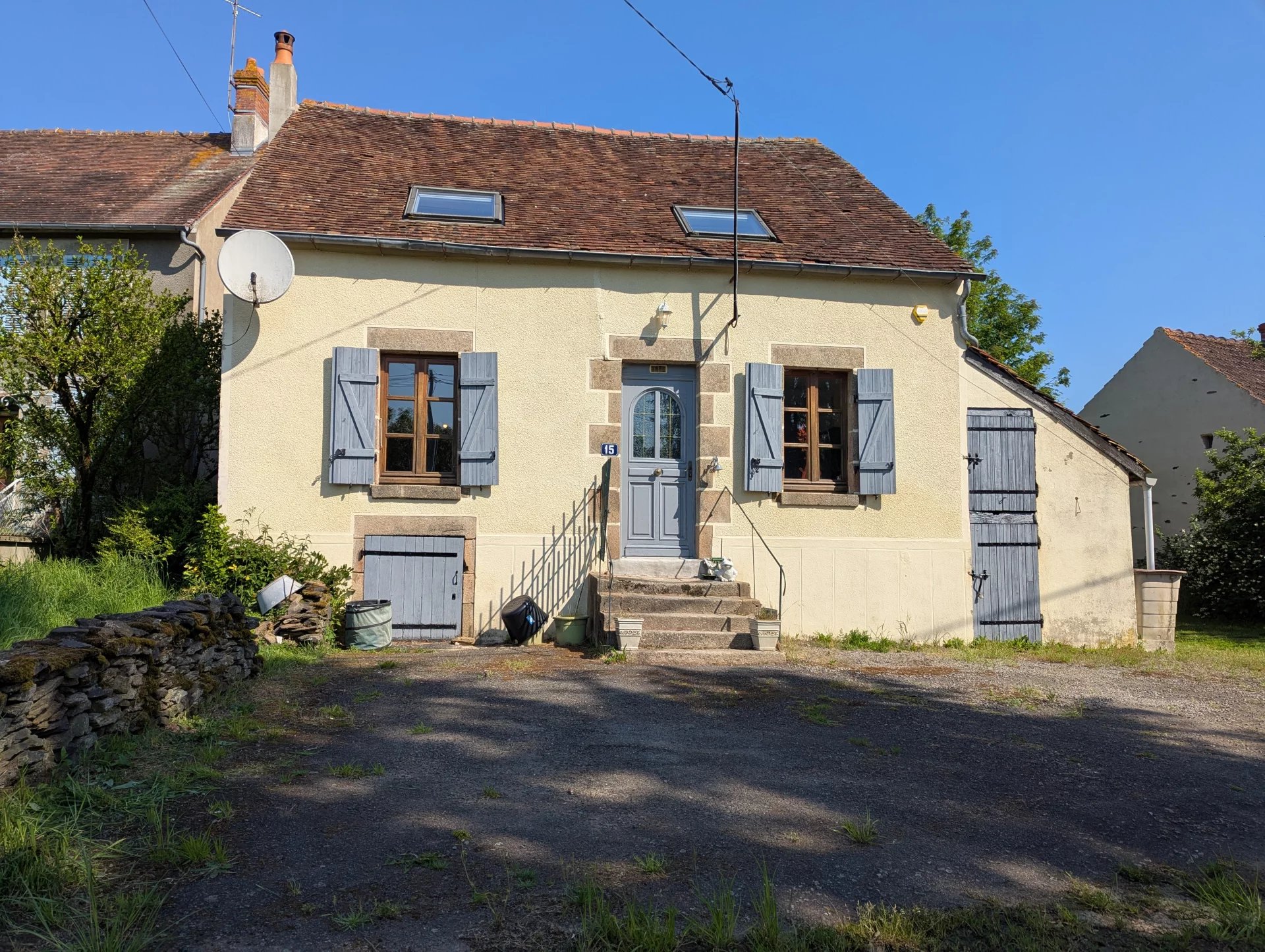House in La Chatre-Langlin - view 1