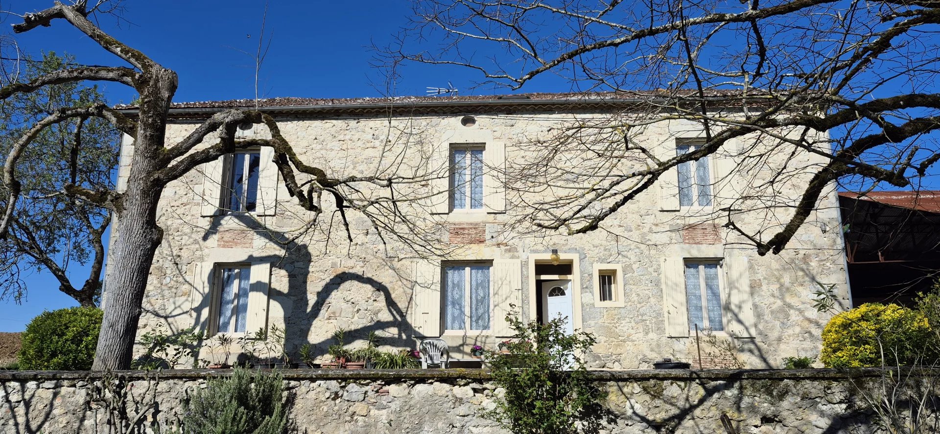 House in La Sauvetat-de-Saveres - view 1