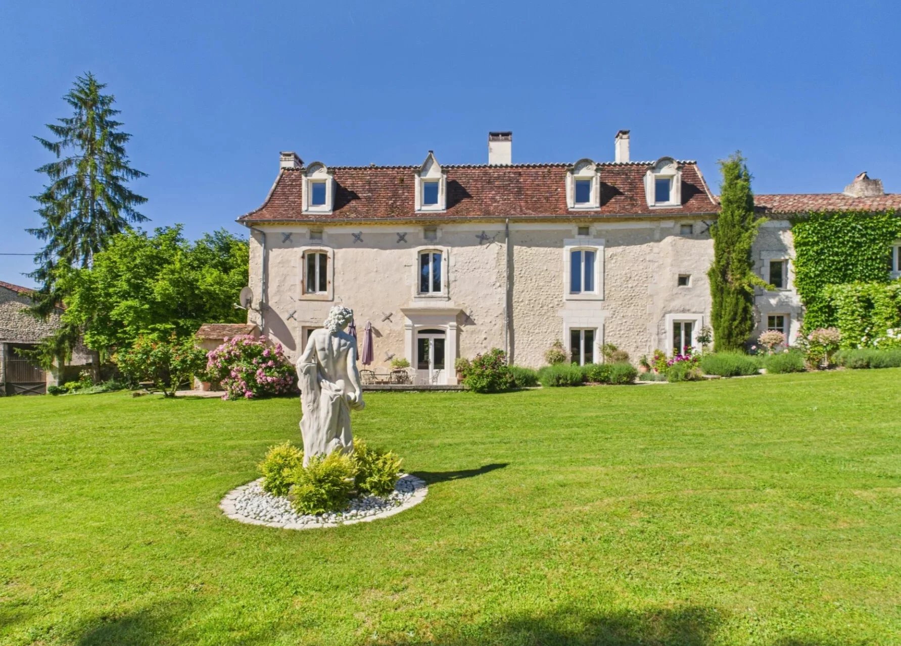 House in Allemans - view 1