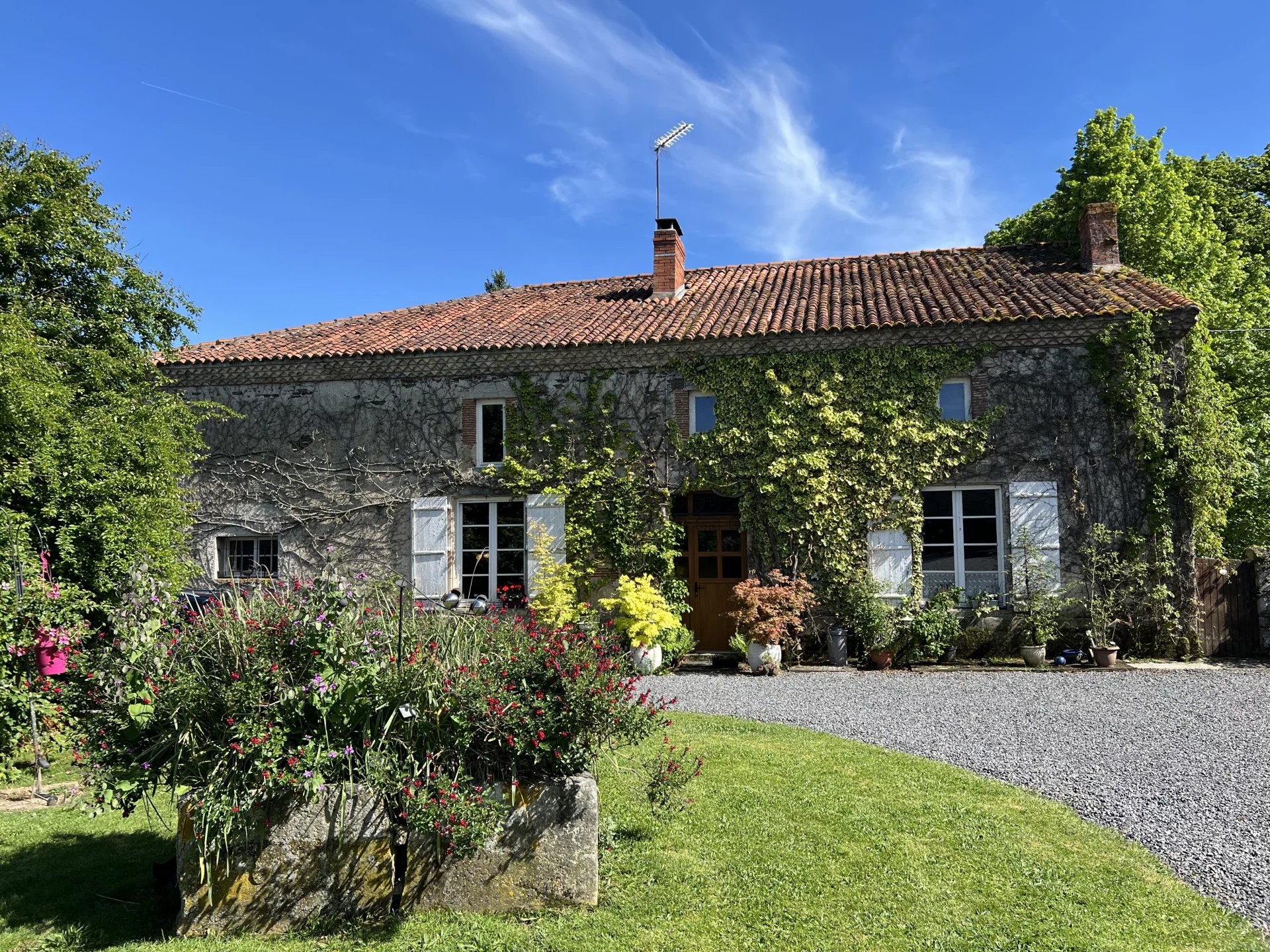House in Val-d'Oire-et-Gartempe - view 1