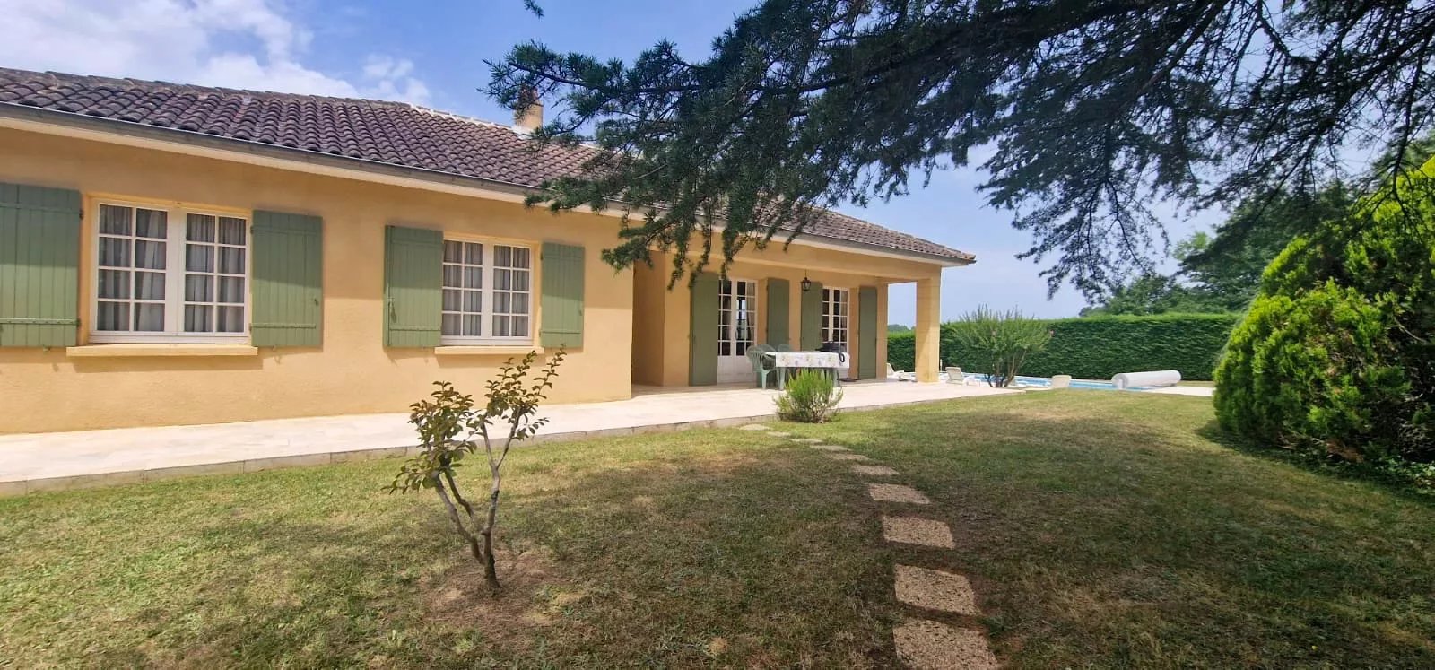 House in Monpazier - view 1