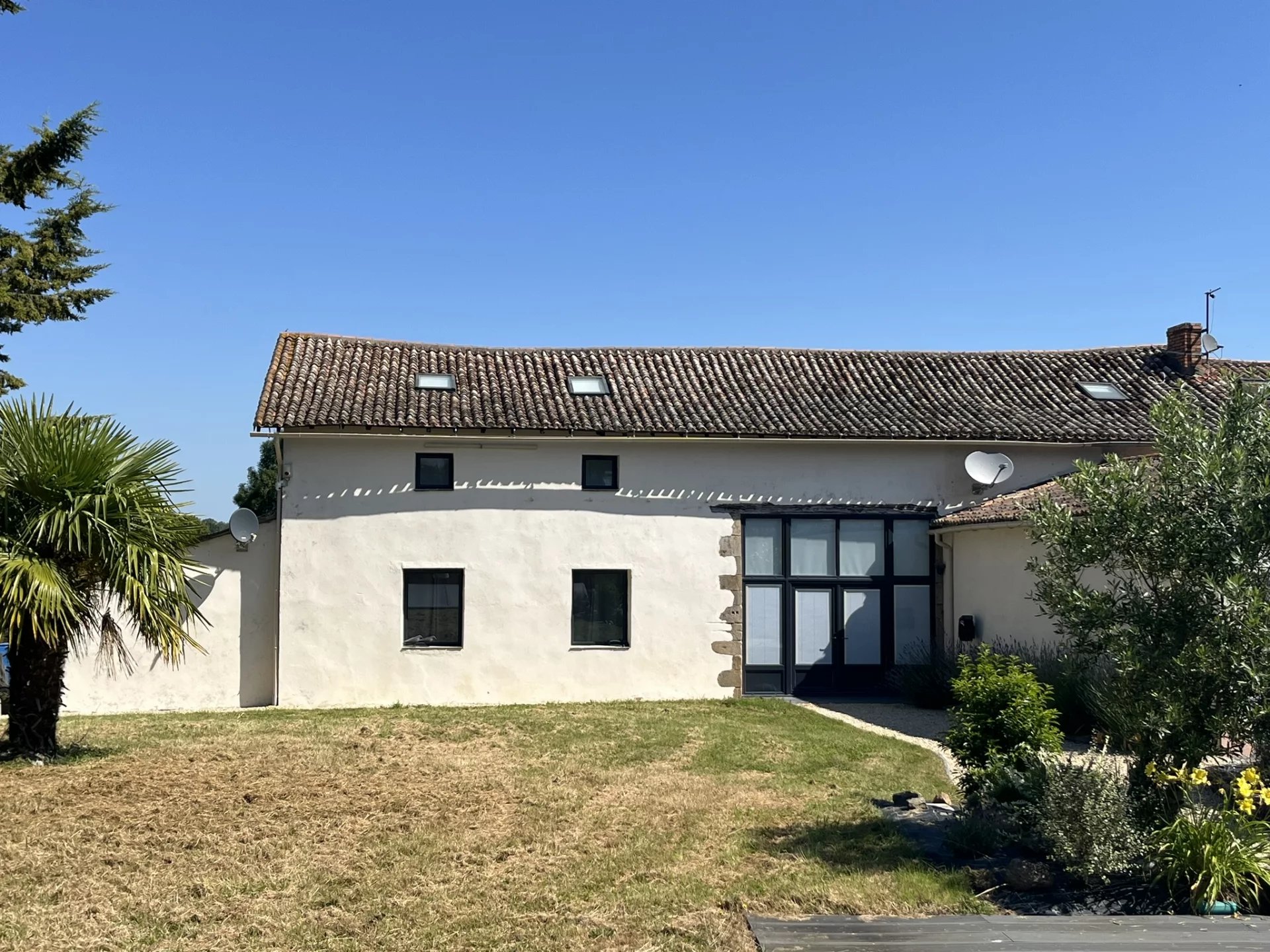 House in Faye-l'Abbesse - view 1