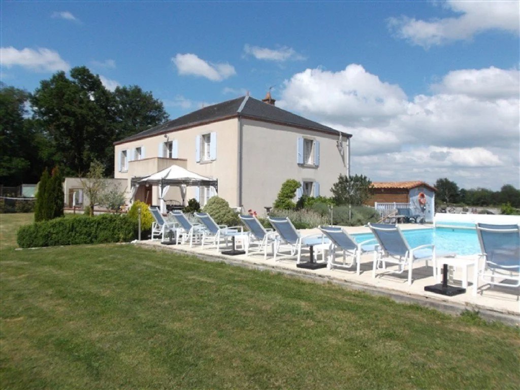House in Faye-l'Abbesse - view 1