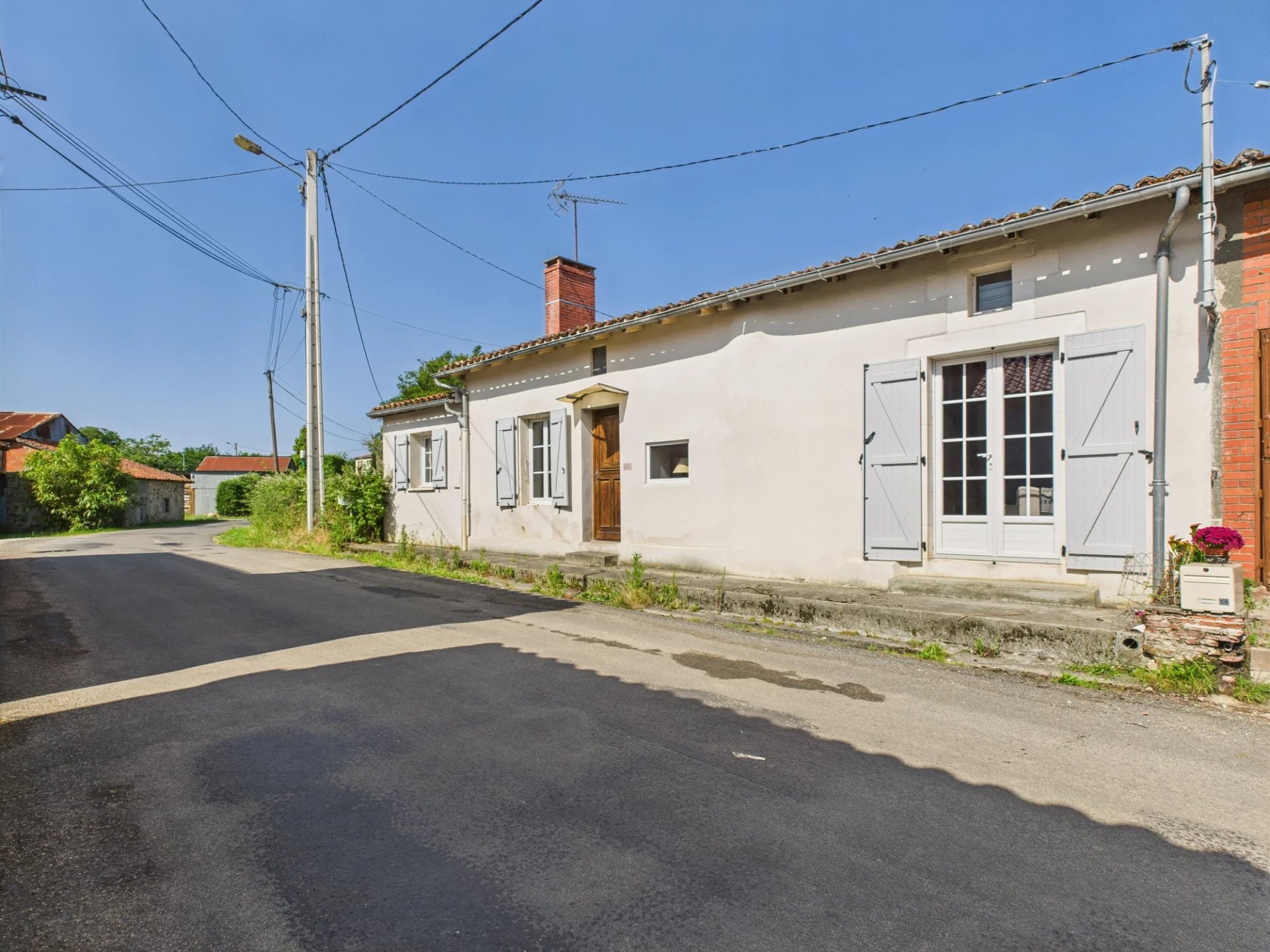 House in Saint-Germain-de-Confolens - view 1
