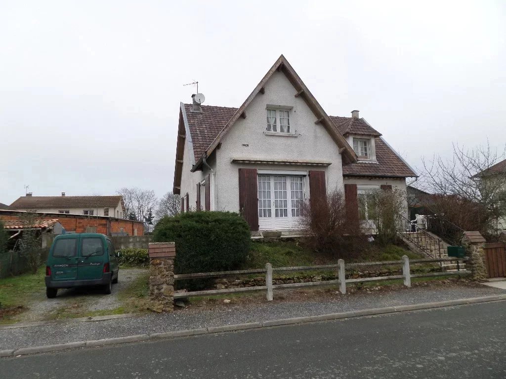House in Lathus-Saint-Remy - view 1
