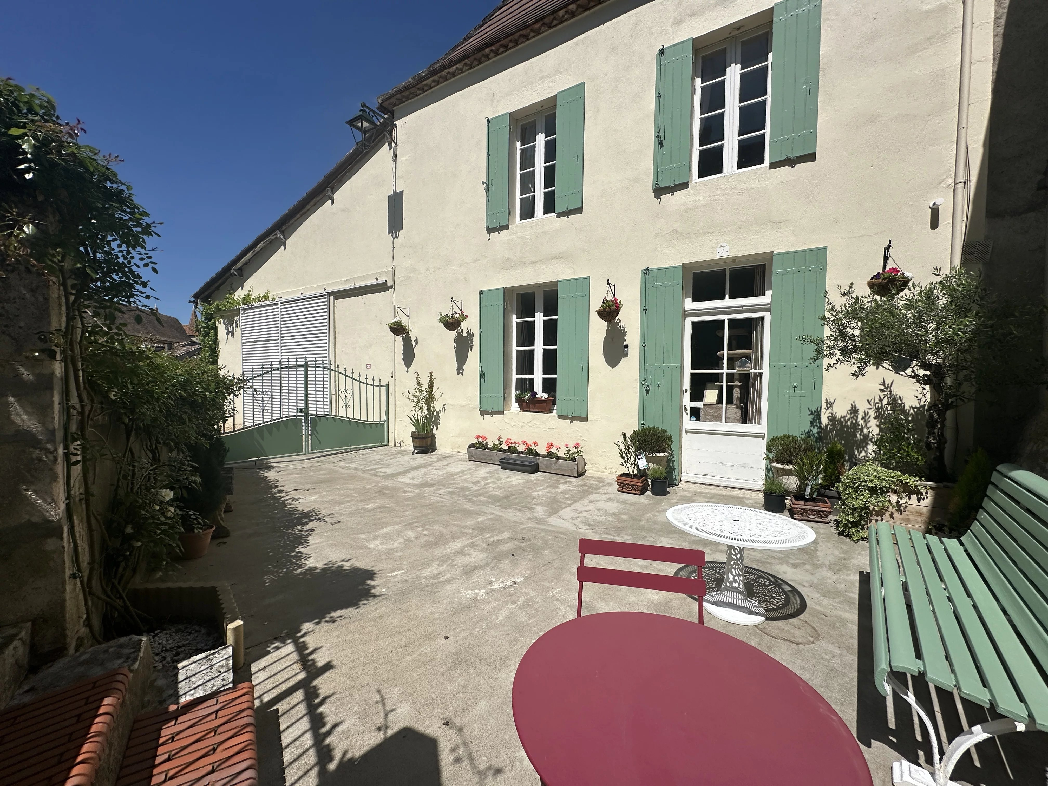 House in Lauzun - view 1