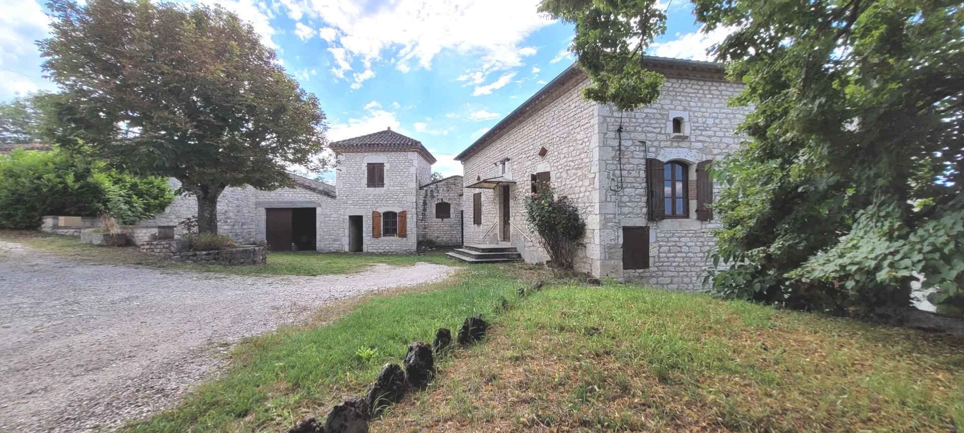 House in Lauzerte - view 1