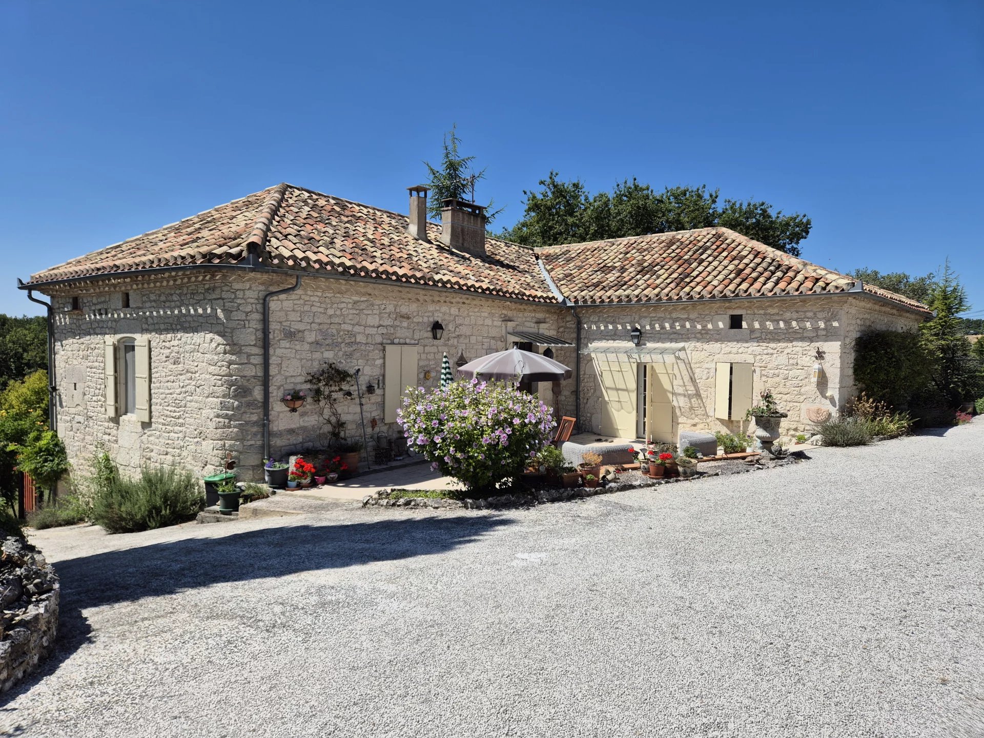 House in Montaigu-de-Quercy - view 1