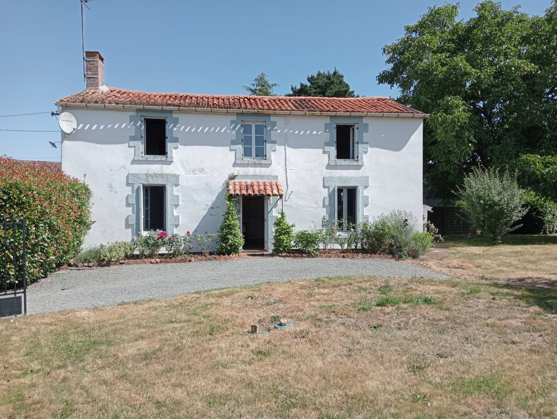 House in Menomblet - view 1