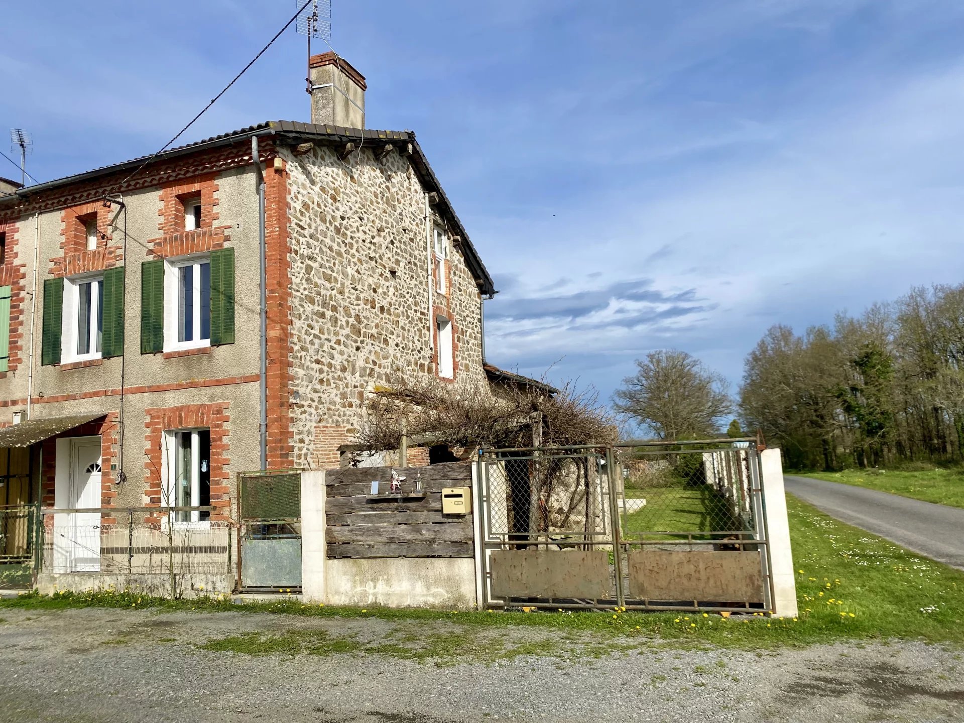 House in Rancon - view 1