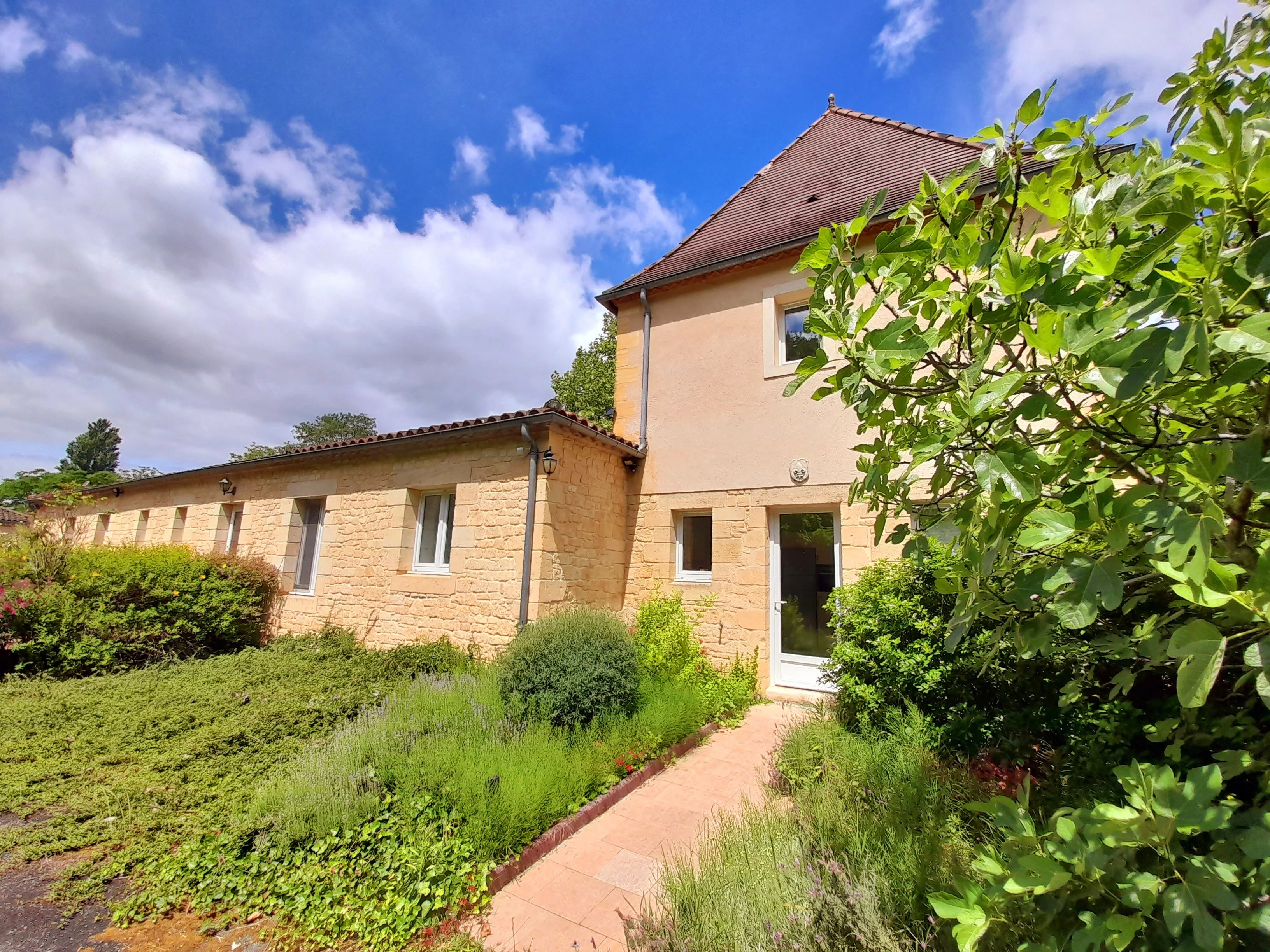 House in Lalinde - view 1