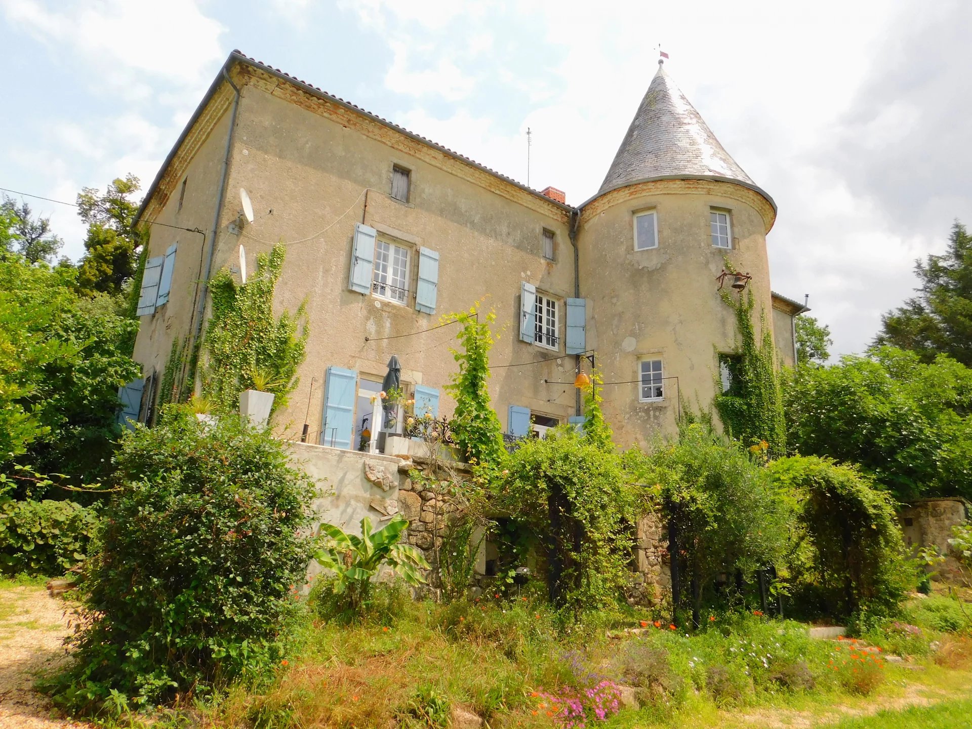 House in Nontron - view 1