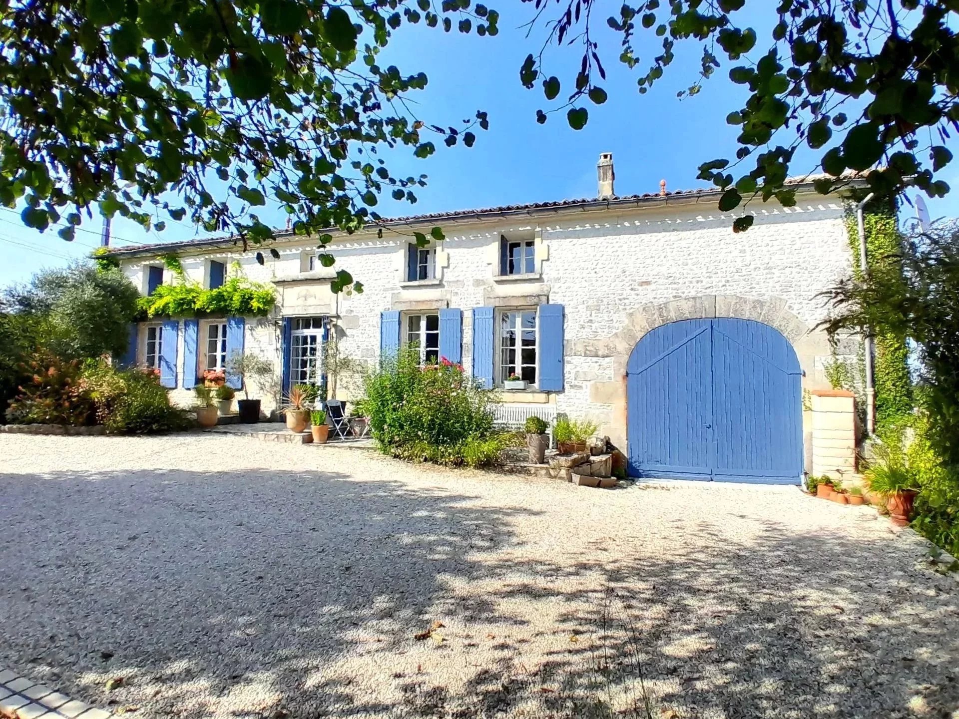 House in Jonzac - view 1