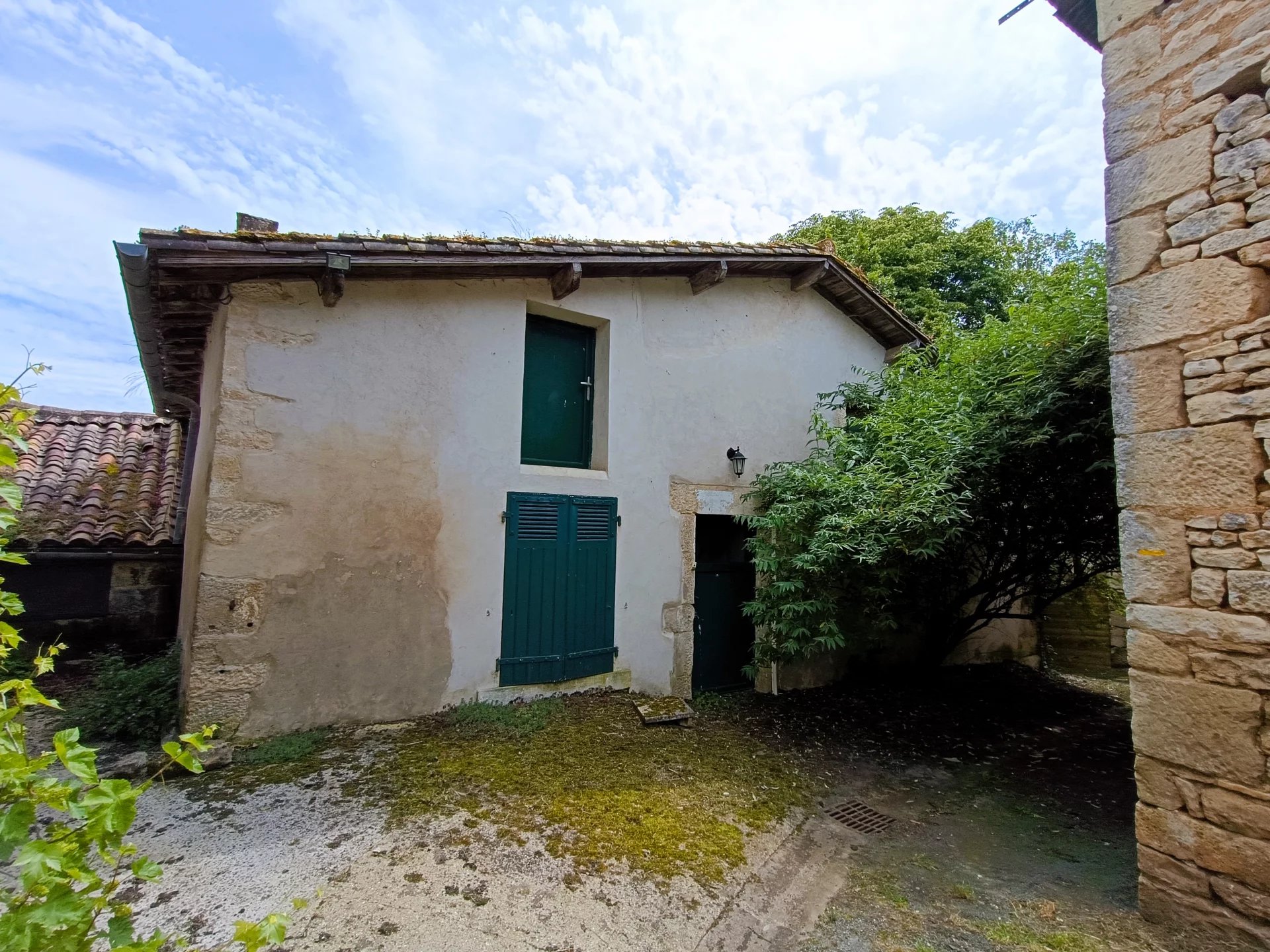 House in Exoudun - view 1